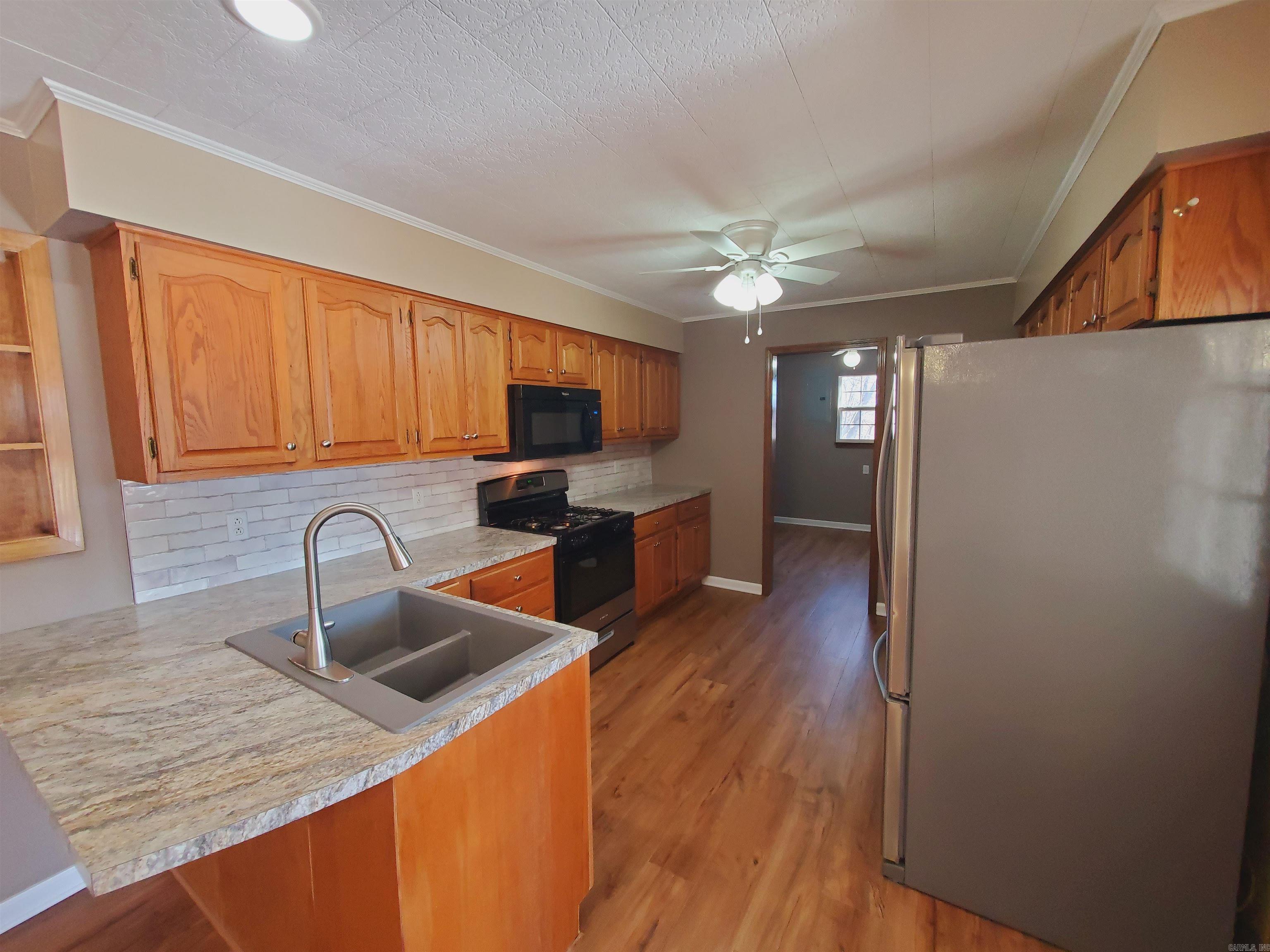 M&B PIGGOTT 2-20-8 - Residential