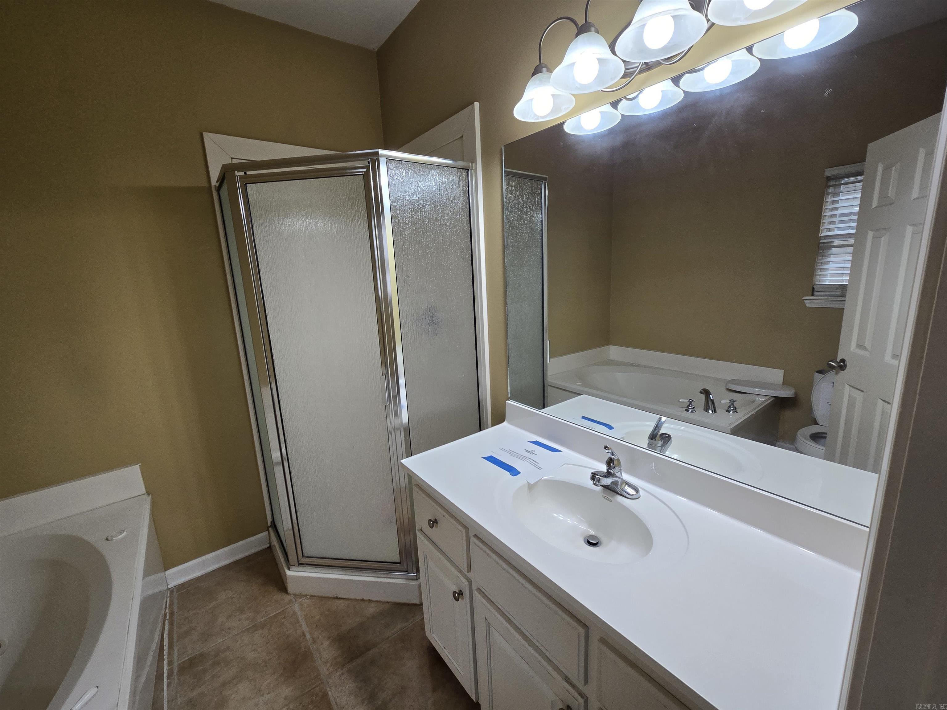 NORTH HILLS ESTATES - Residential