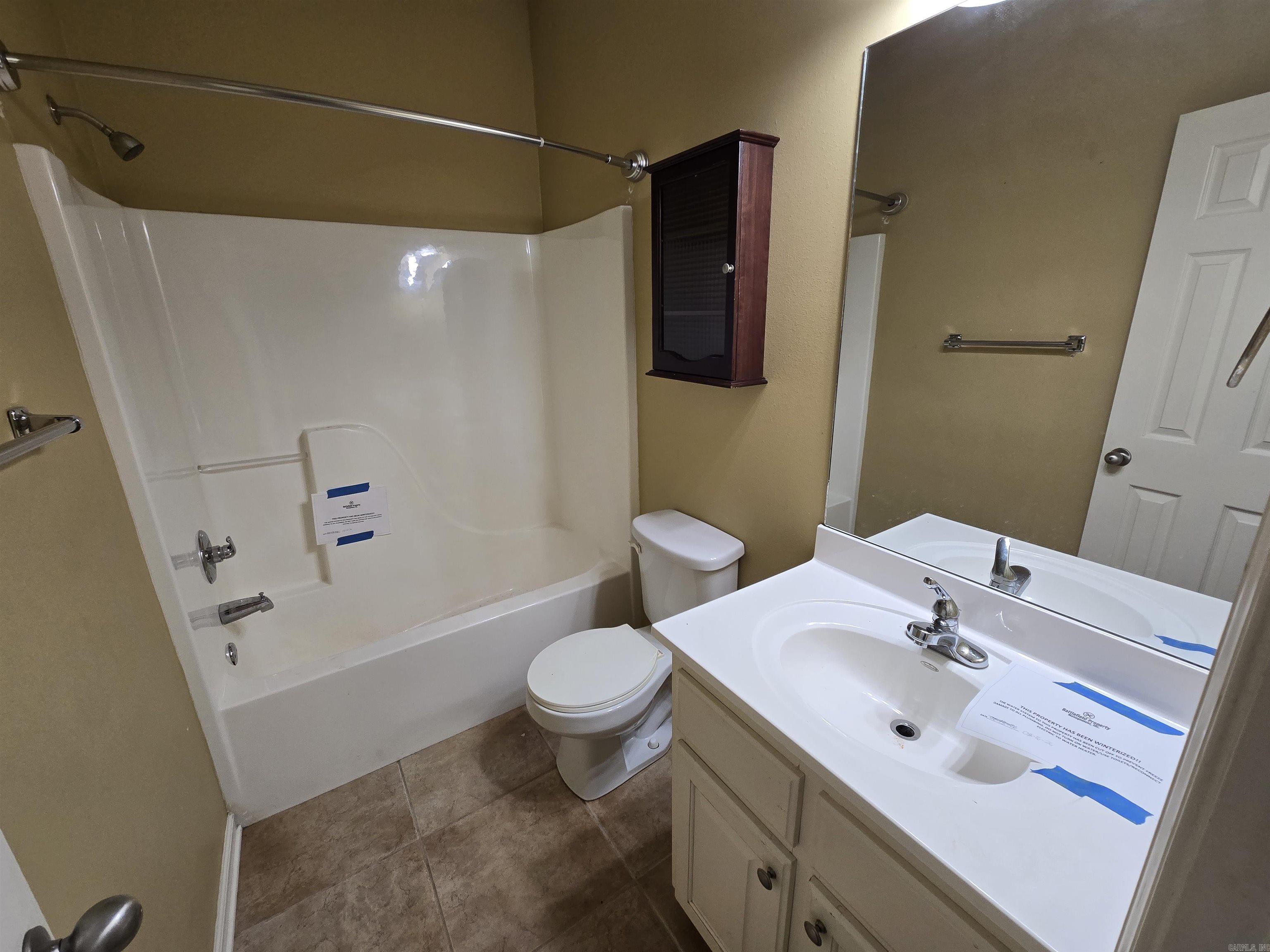 NORTH HILLS ESTATES - Residential