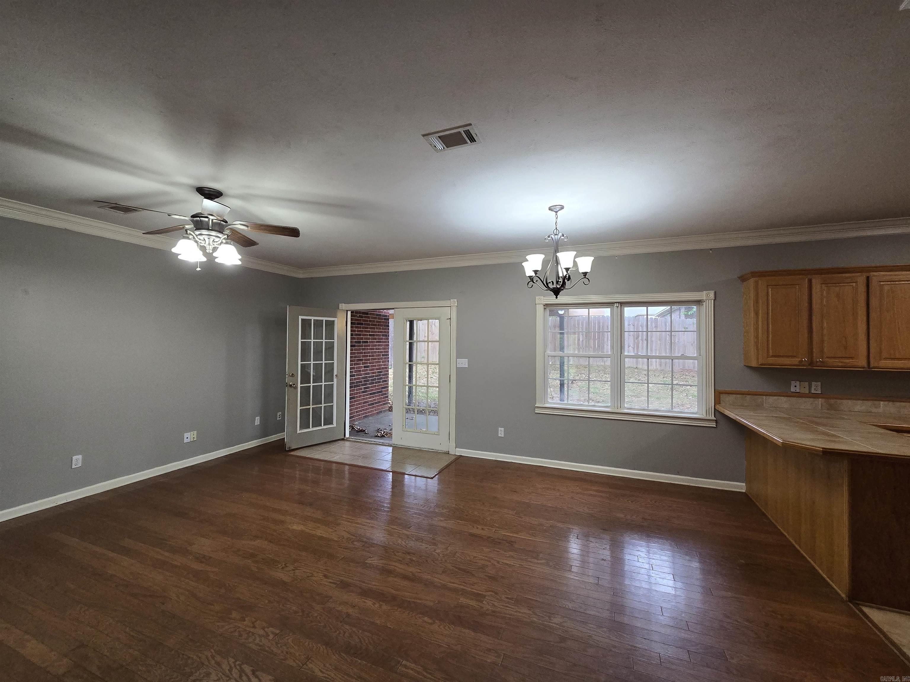 NORTH HILLS ESTATES - Residential