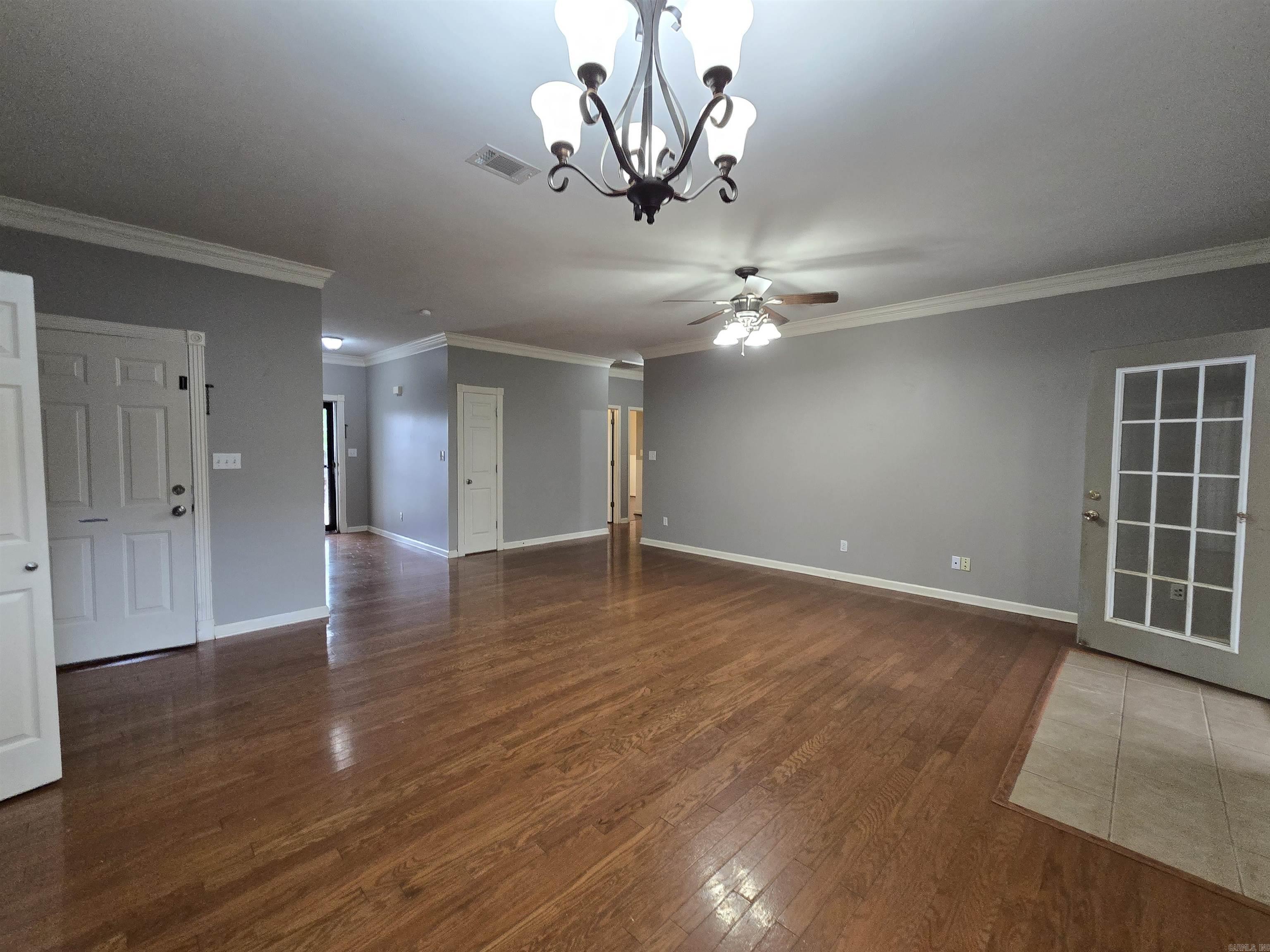 NORTH HILLS ESTATES - Residential