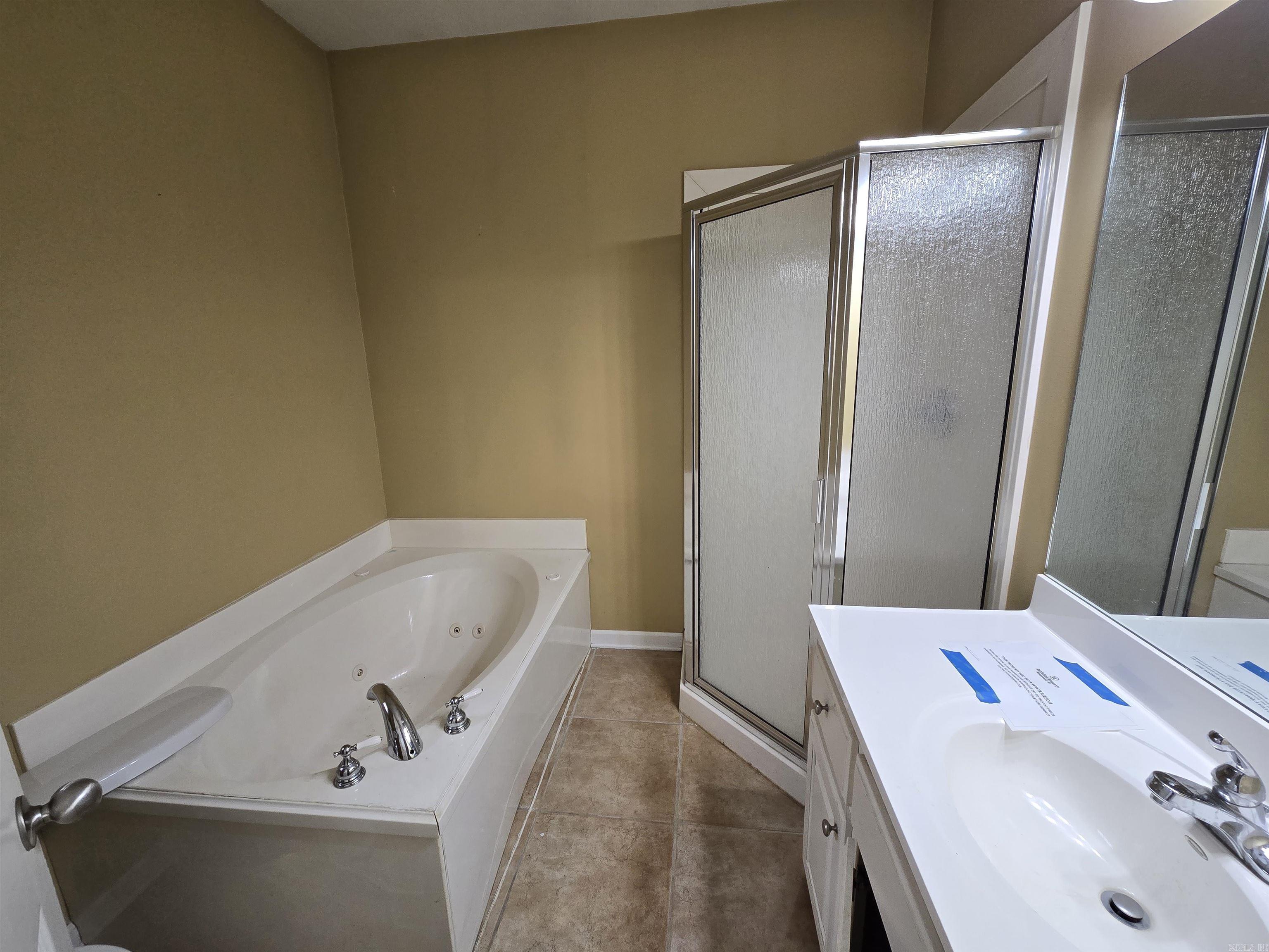 NORTH HILLS ESTATES - Residential