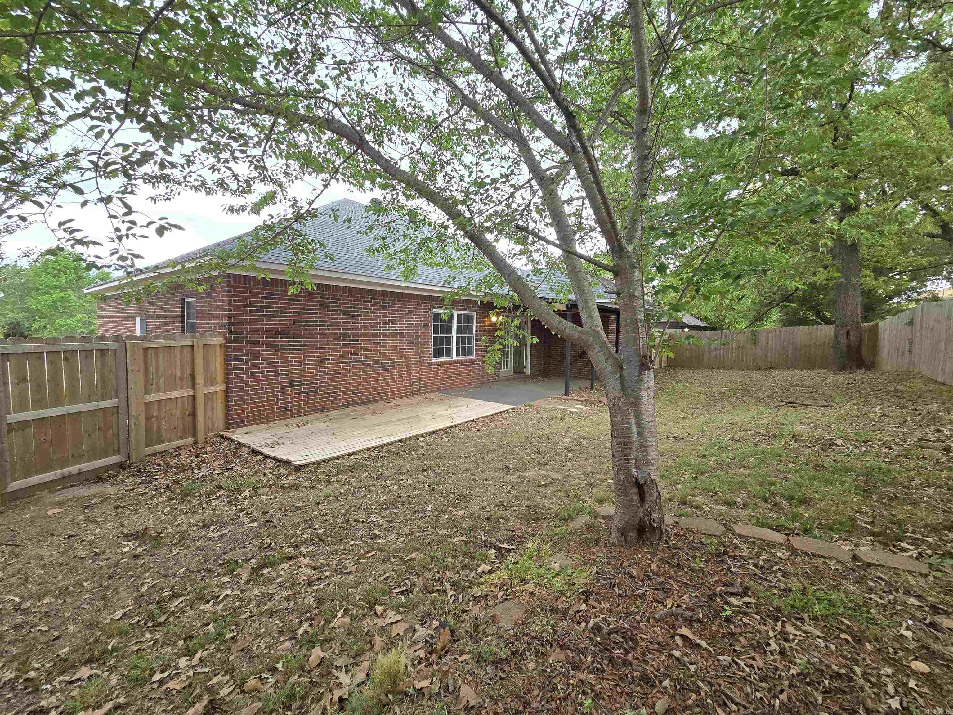 NORTH HILLS ESTATES - Residential