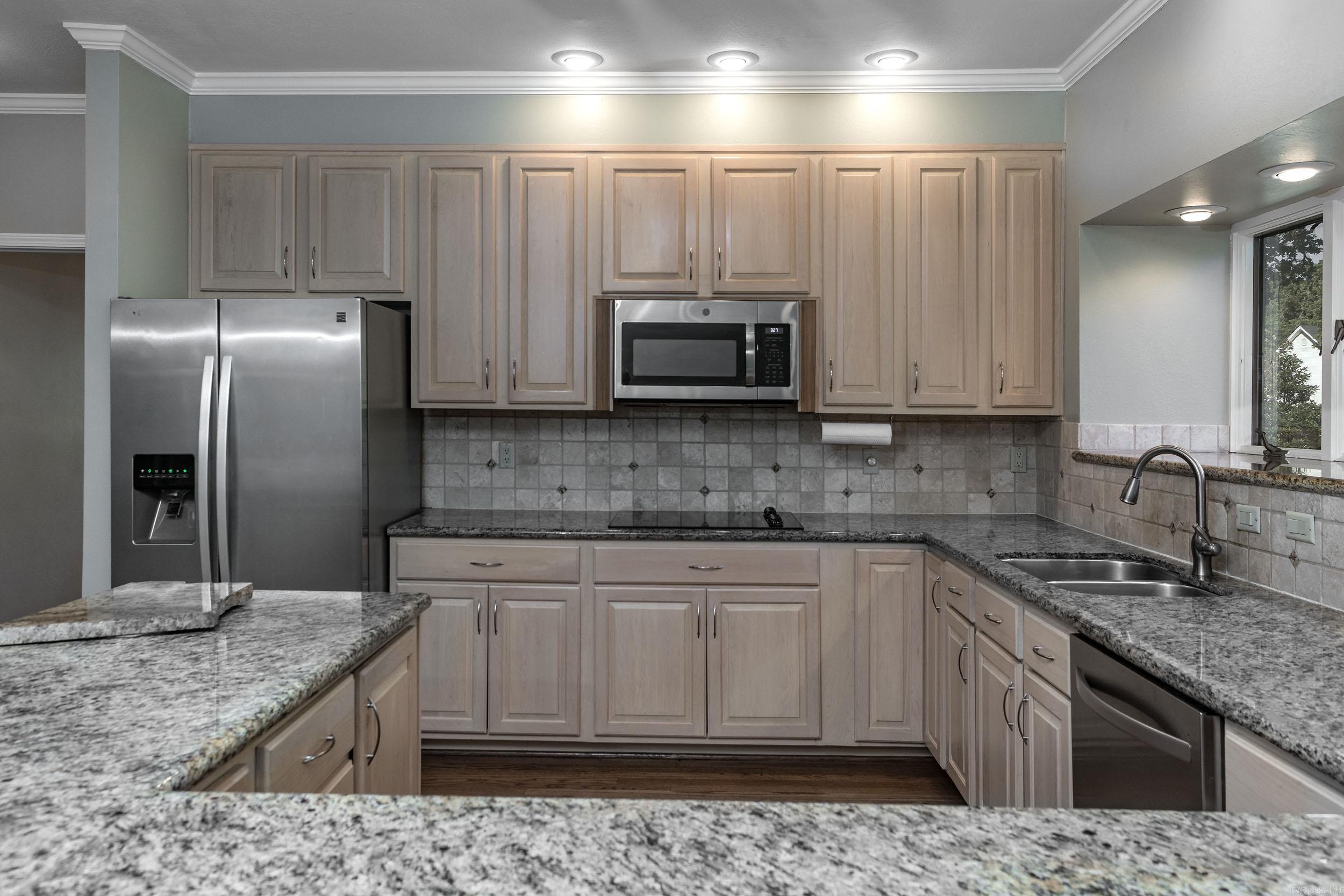 MAUMELLE CLUB MANOR TO CRYSTAL - Residential