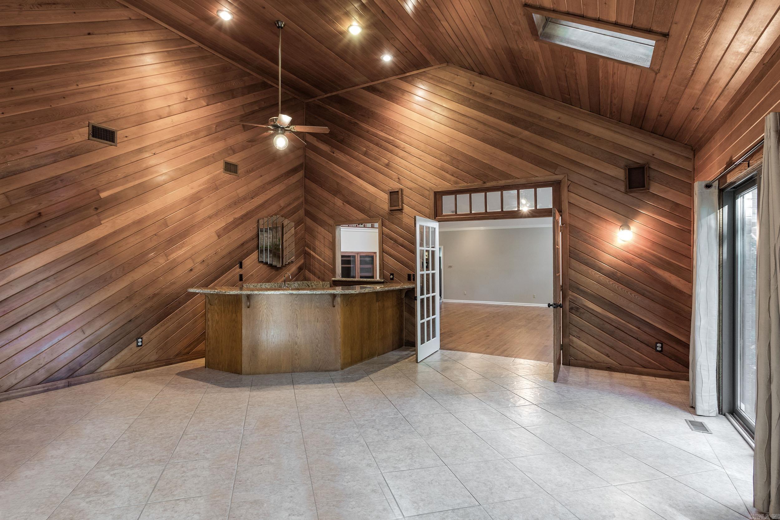 MAUMELLE CLUB MANOR TO CRYSTAL - Residential