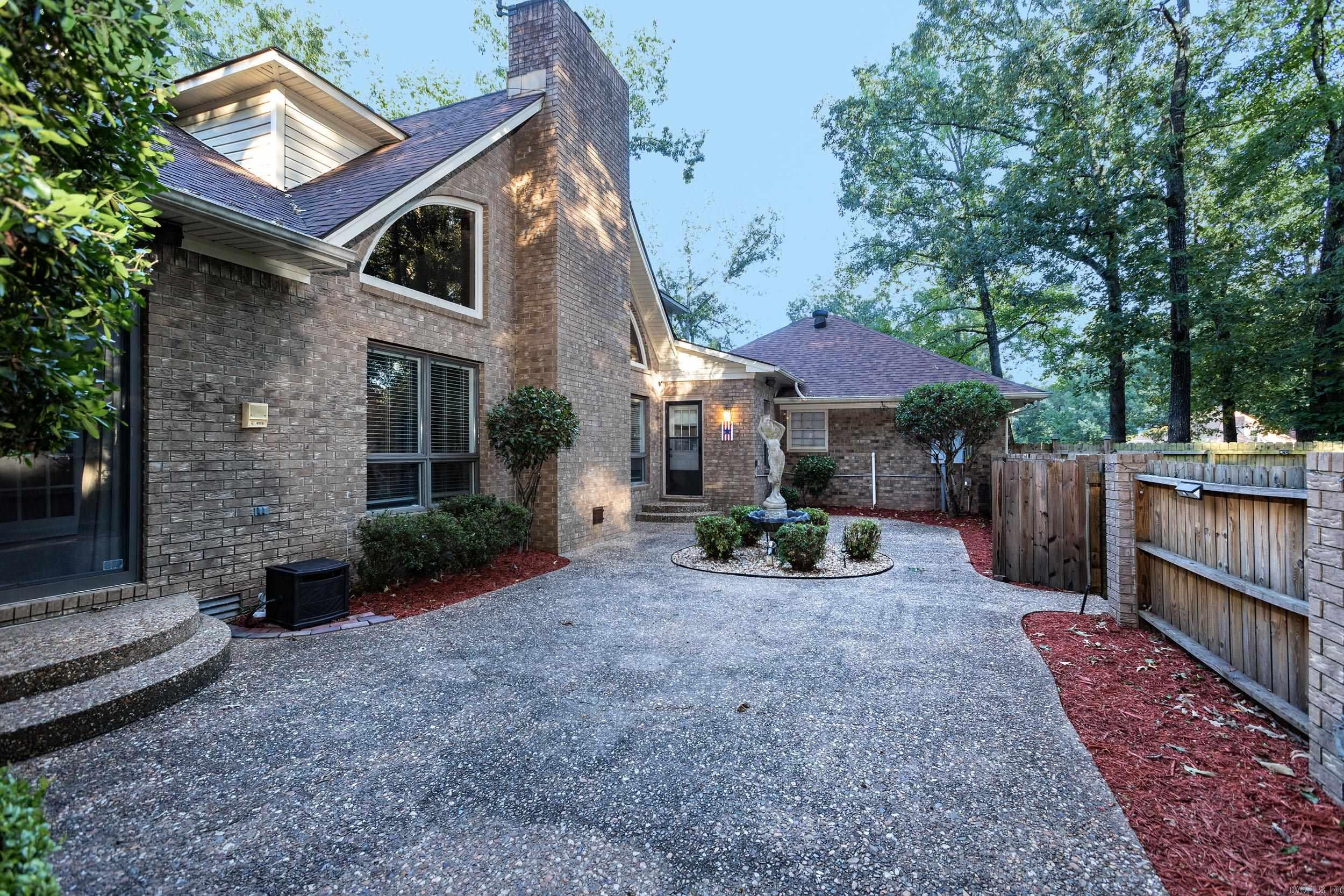 MAUMELLE CLUB MANOR TO CRYSTAL - Residential