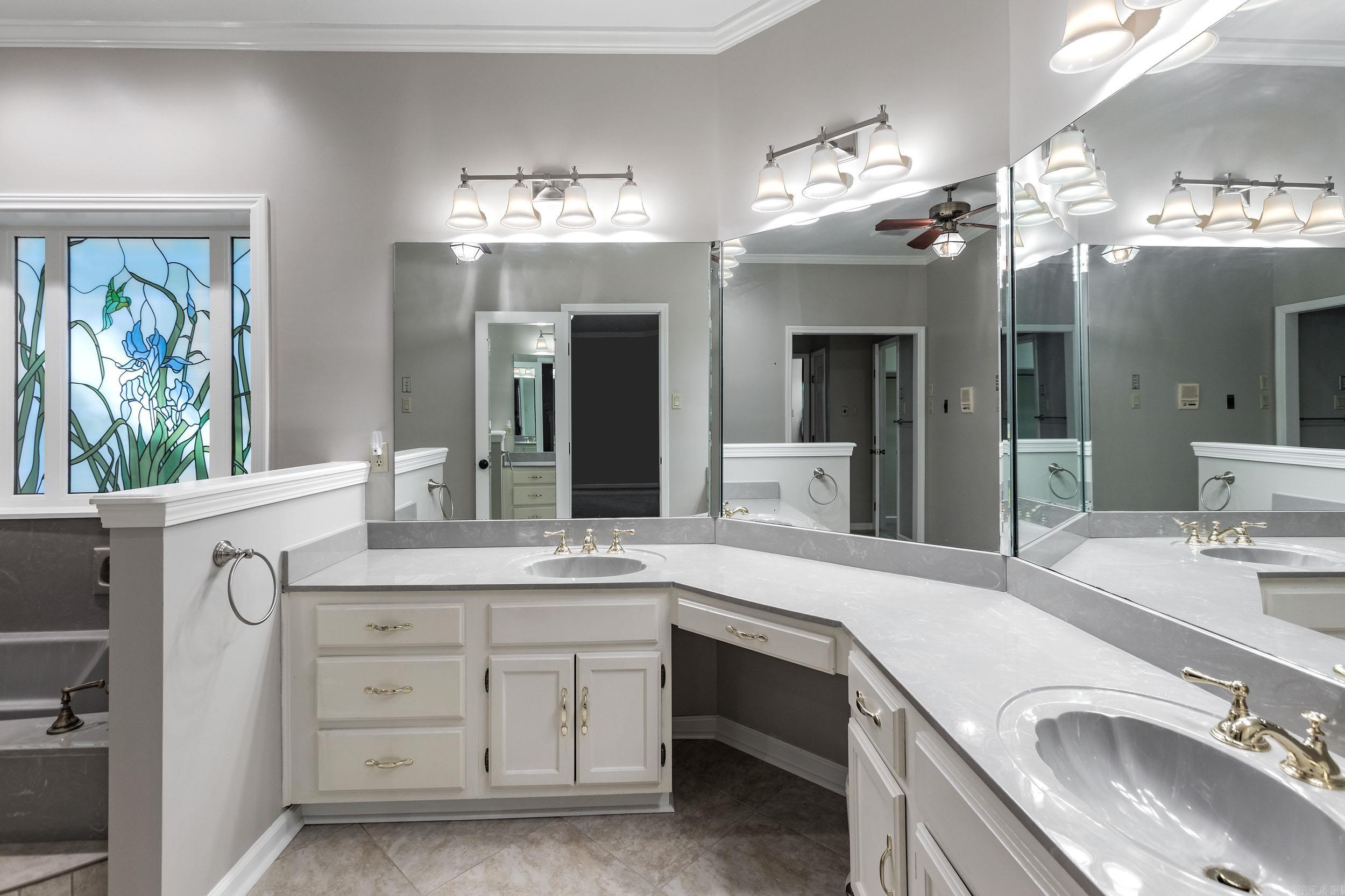 MAUMELLE CLUB MANOR TO CRYSTAL - Residential