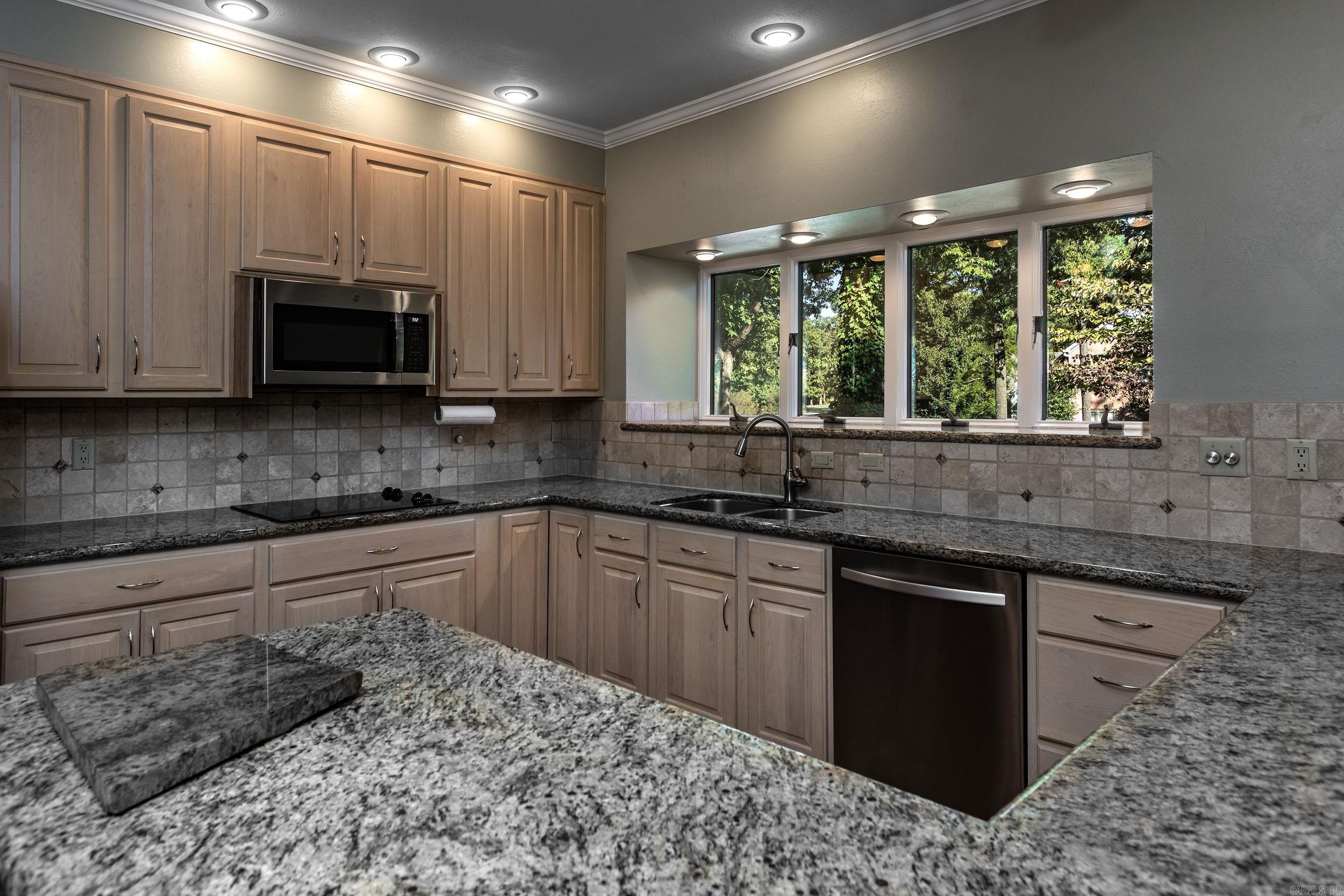 MAUMELLE CLUB MANOR TO CRYSTAL - Residential