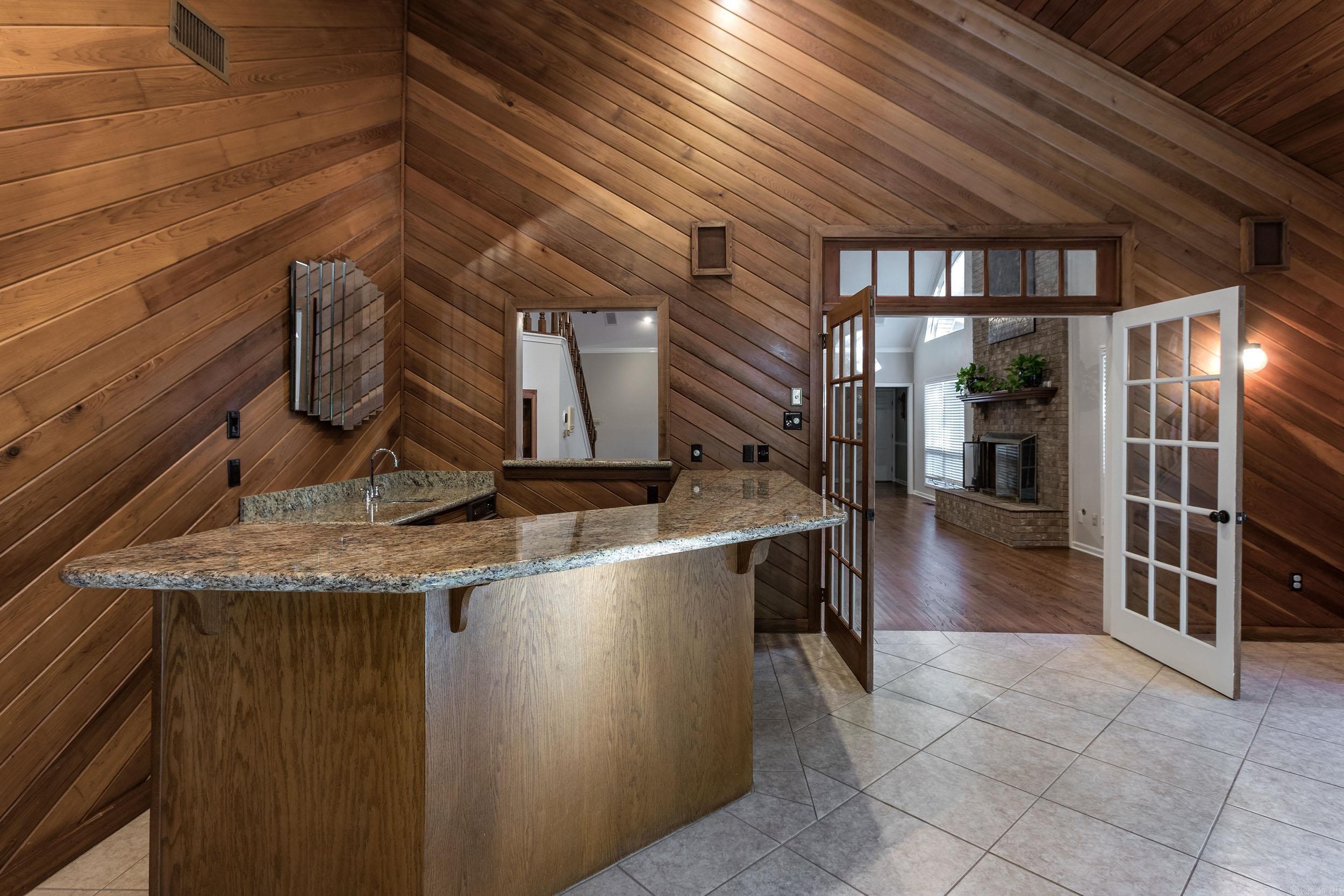 MAUMELLE CLUB MANOR TO CRYSTAL - Residential