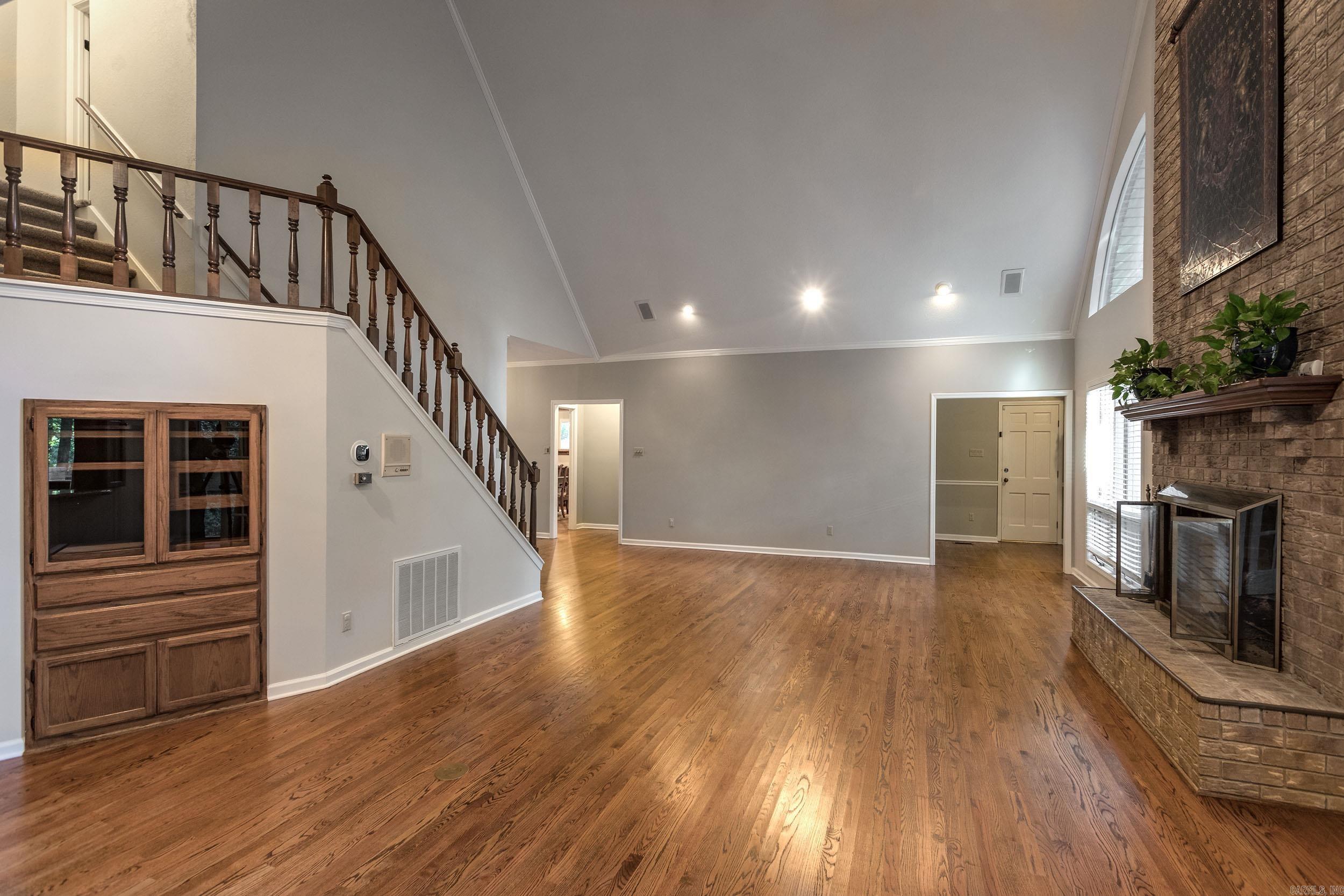 MAUMELLE CLUB MANOR TO CRYSTAL - Residential