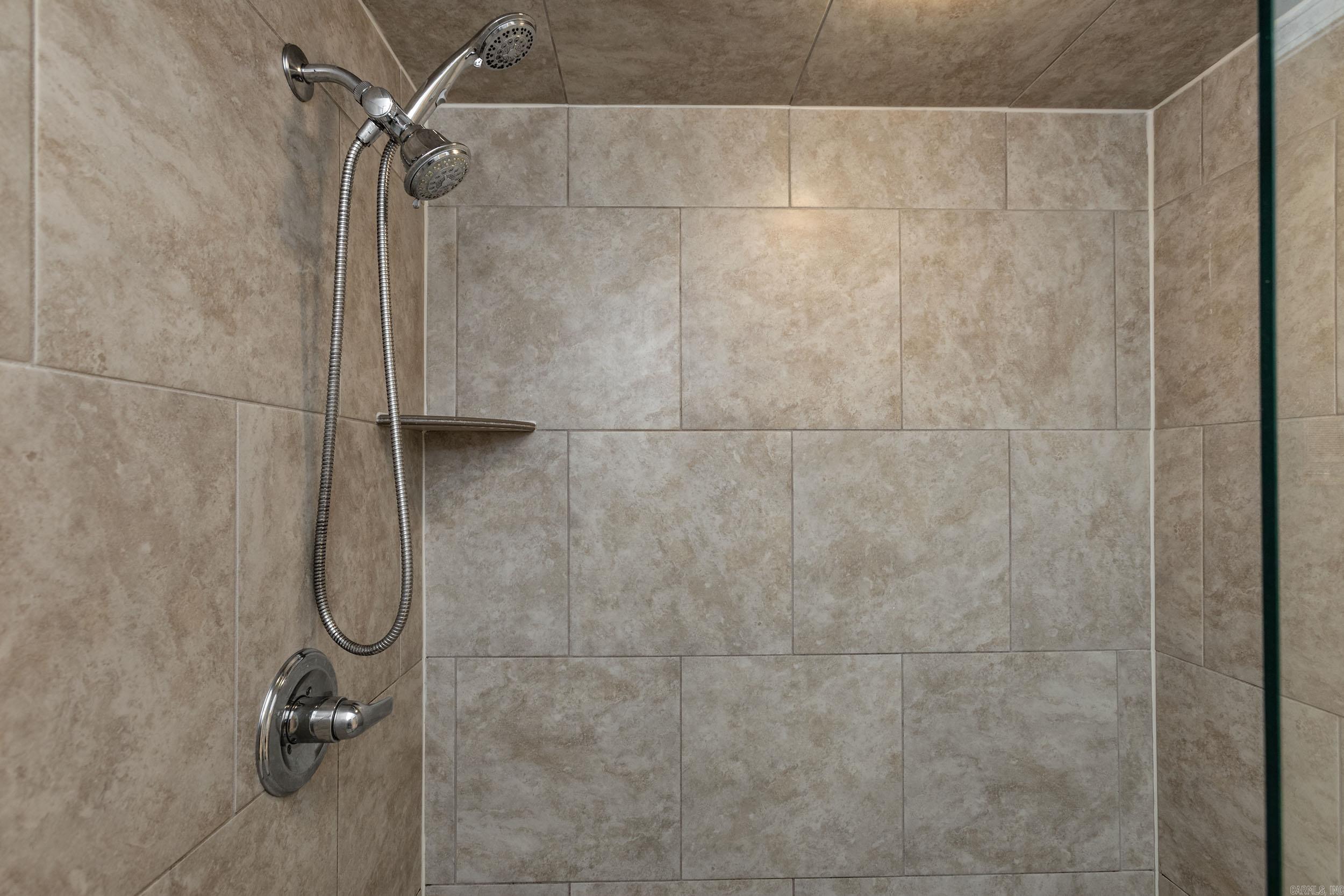 MAUMELLE CLUB MANOR TO CRYSTAL - Residential