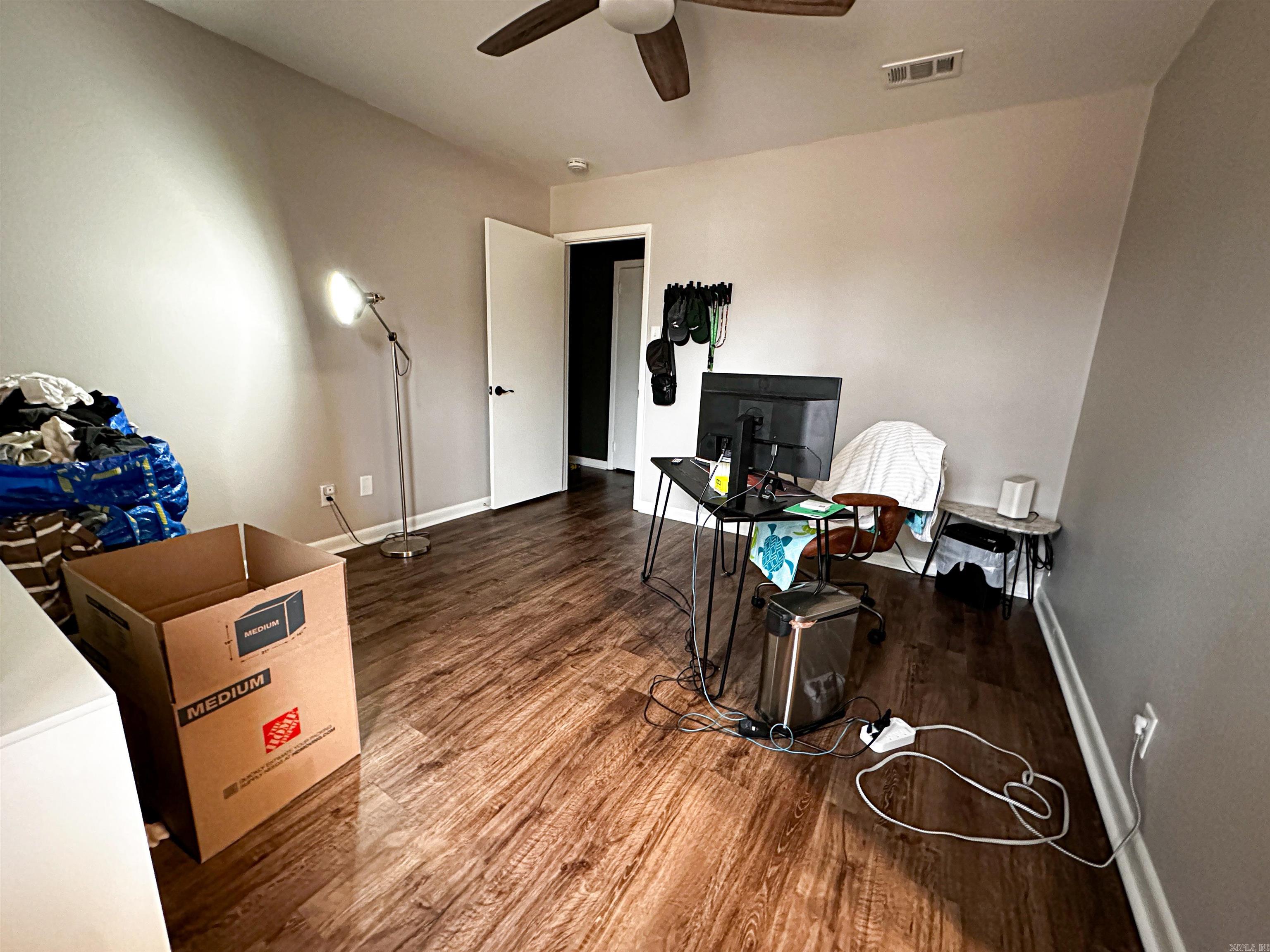 COUNTRY CLUB PARK - Residential