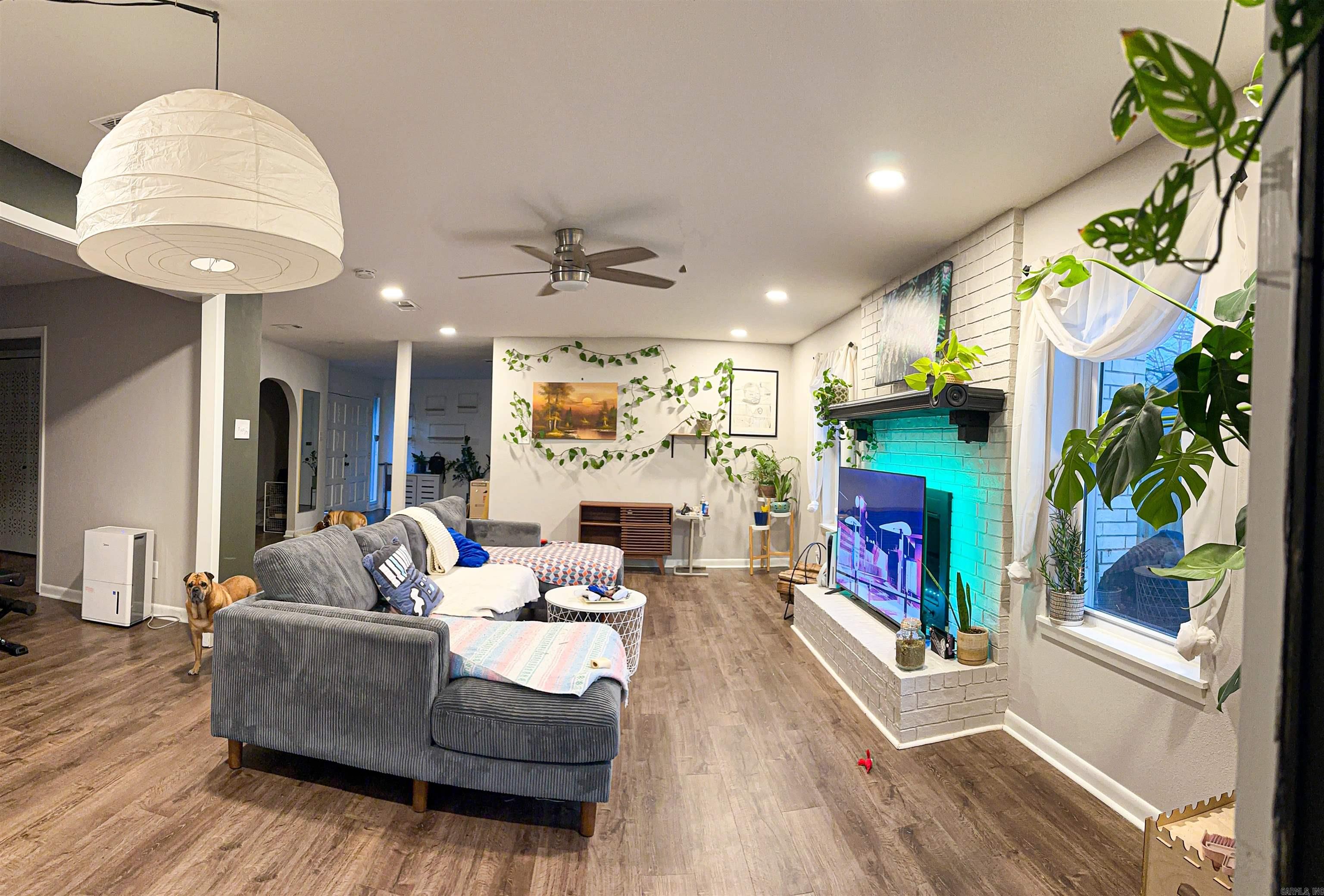 COUNTRY CLUB PARK - Residential