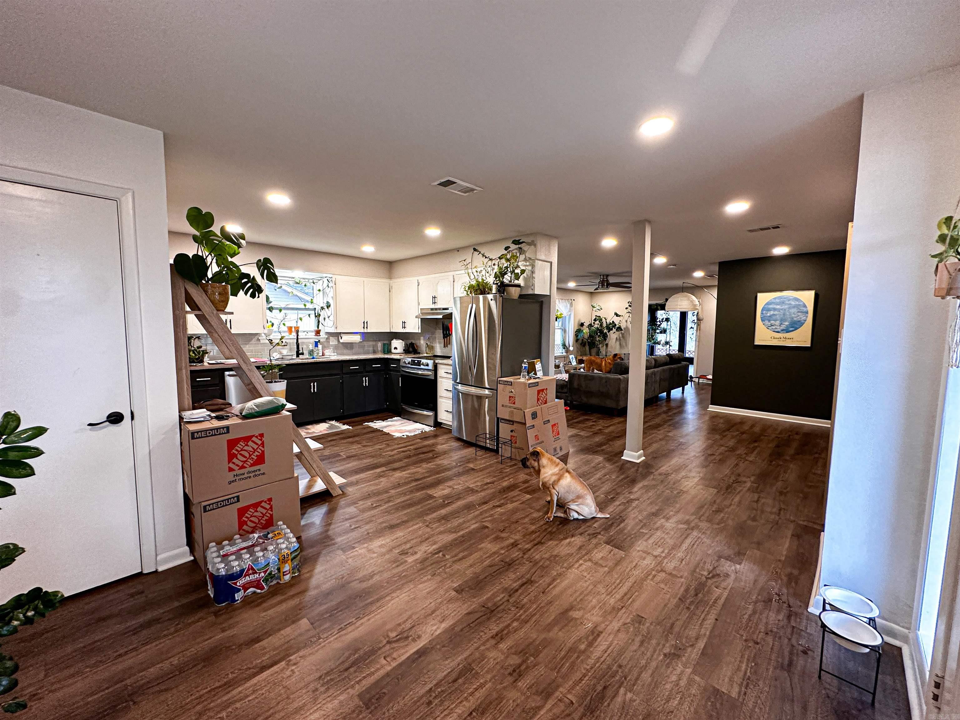 COUNTRY CLUB PARK - Residential