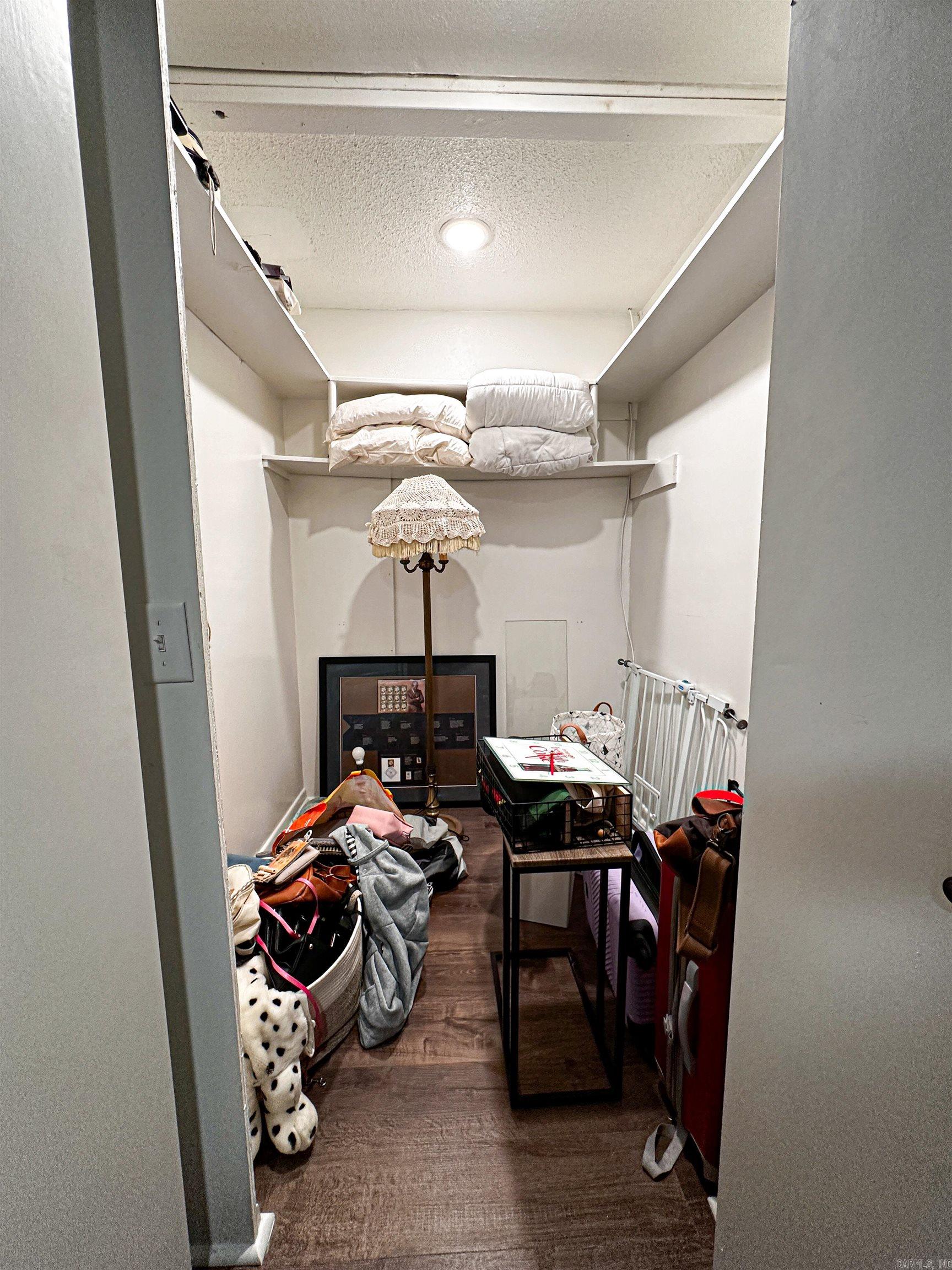 COUNTRY CLUB PARK - Residential