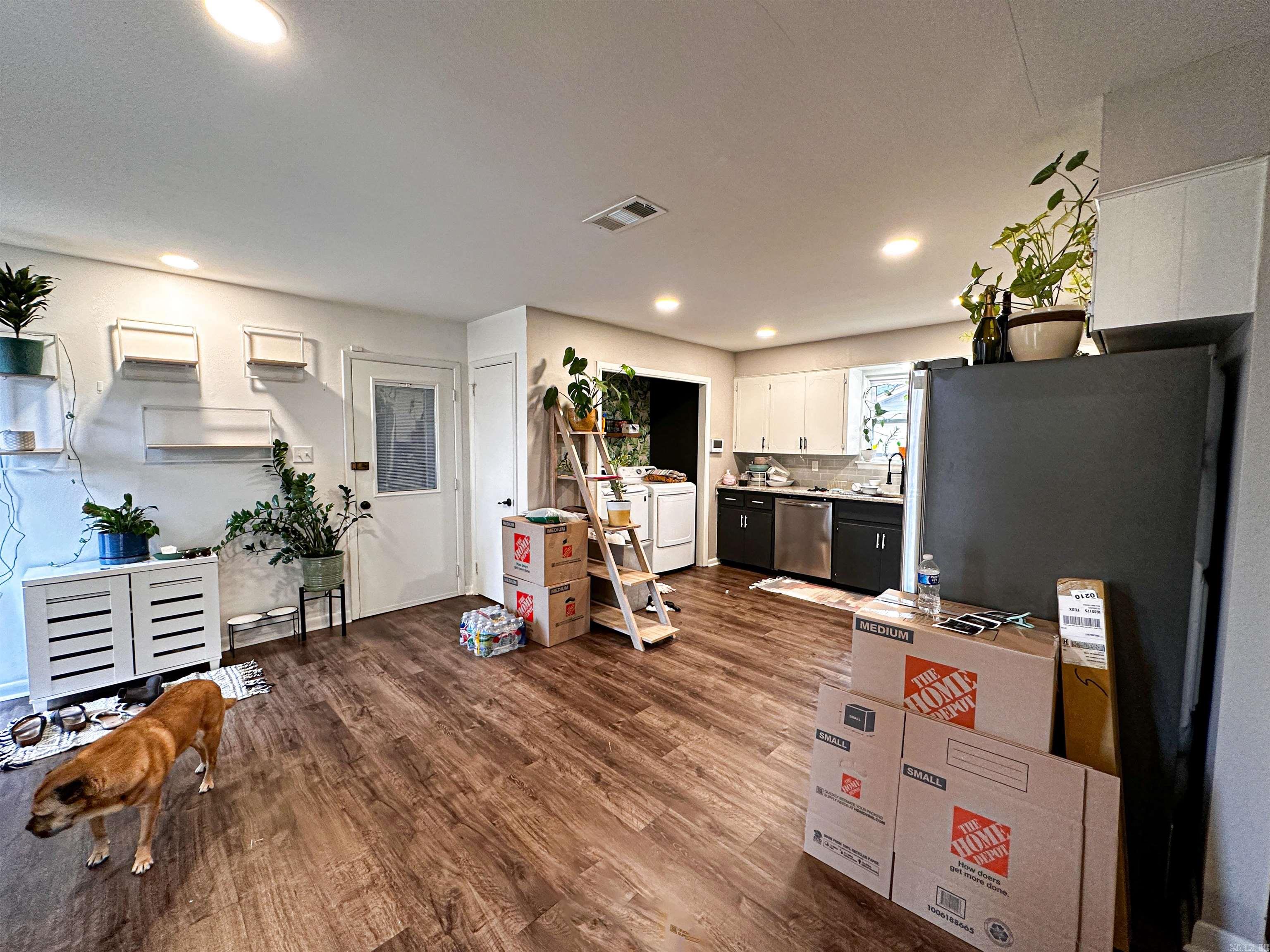 COUNTRY CLUB PARK - Residential