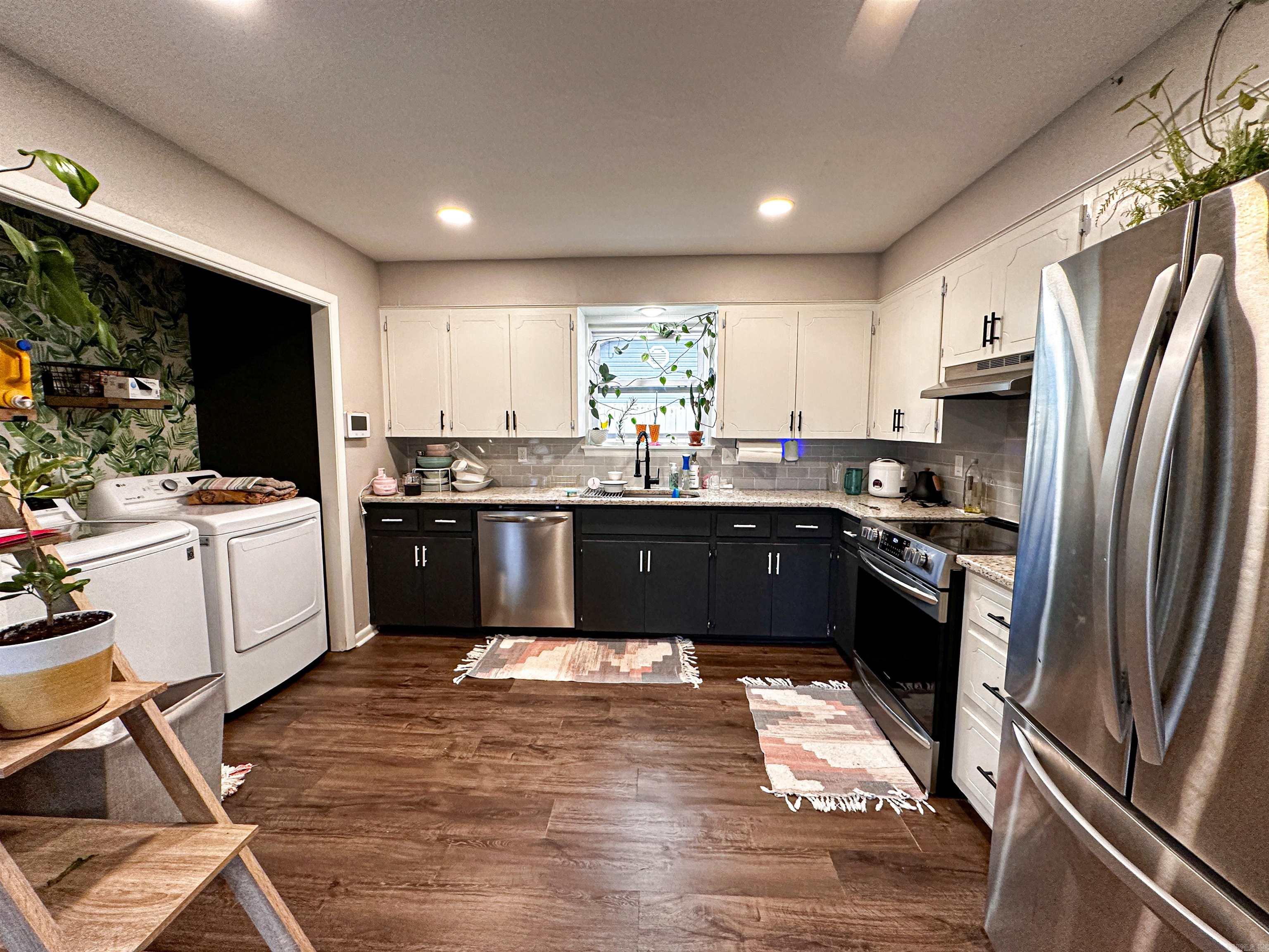 COUNTRY CLUB PARK - Residential