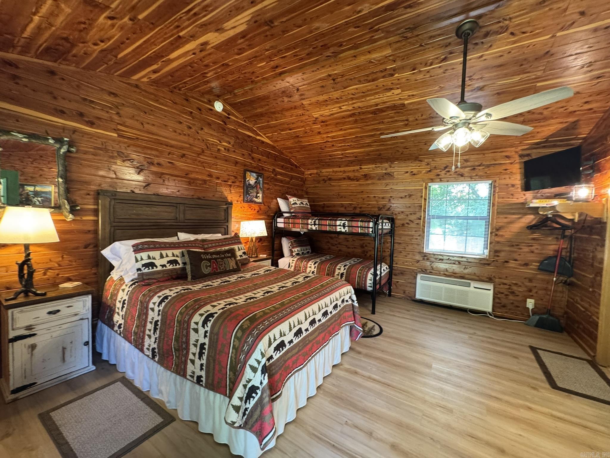 Metes & Bounds - Residential Income