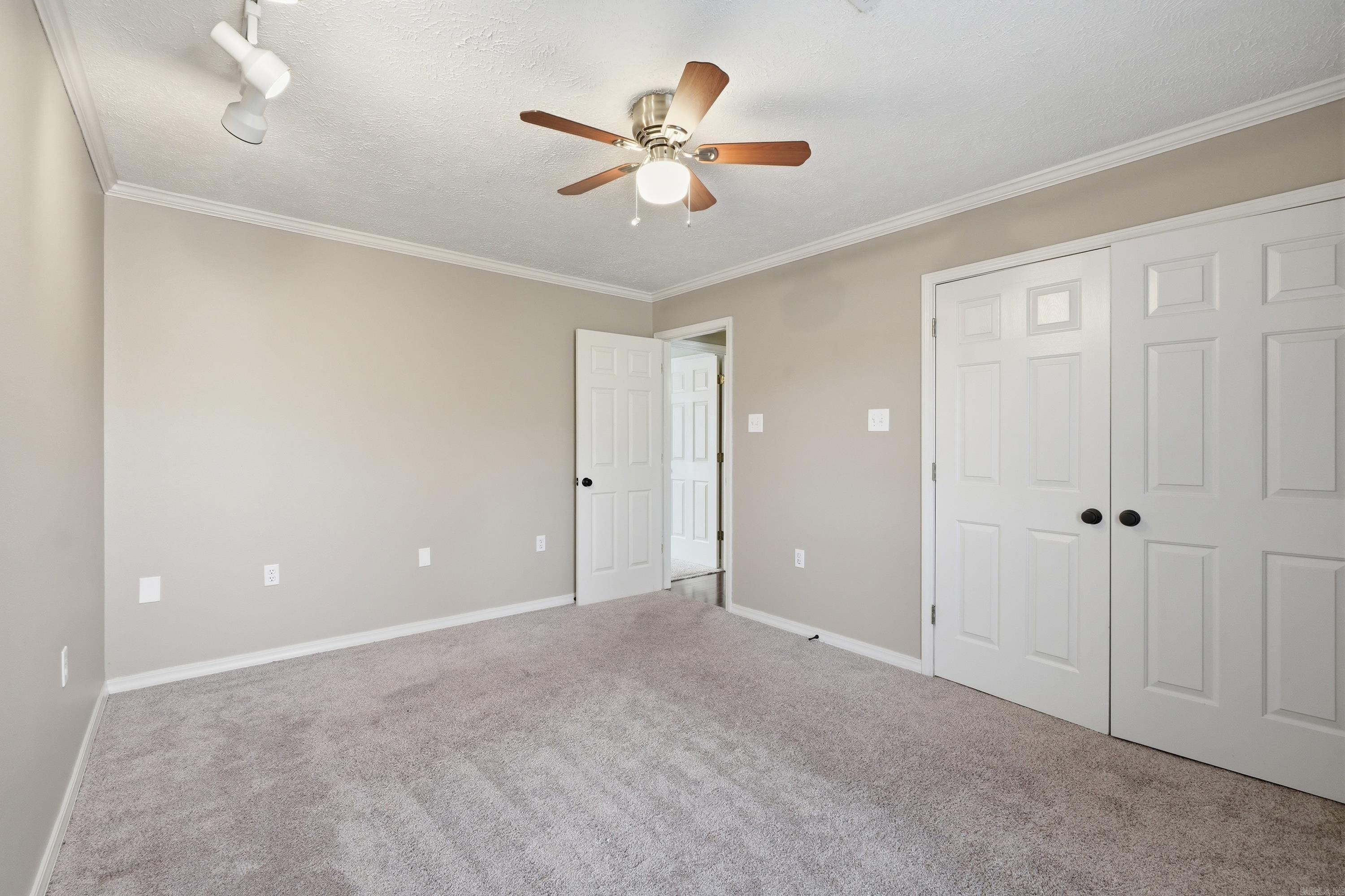 SHADY MEADOW - Residential