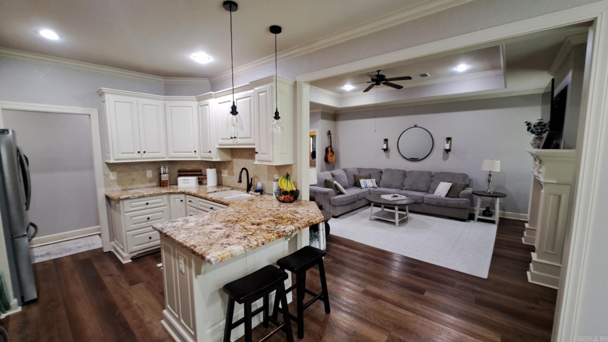 HUNTINGTON ESTATES - Residential