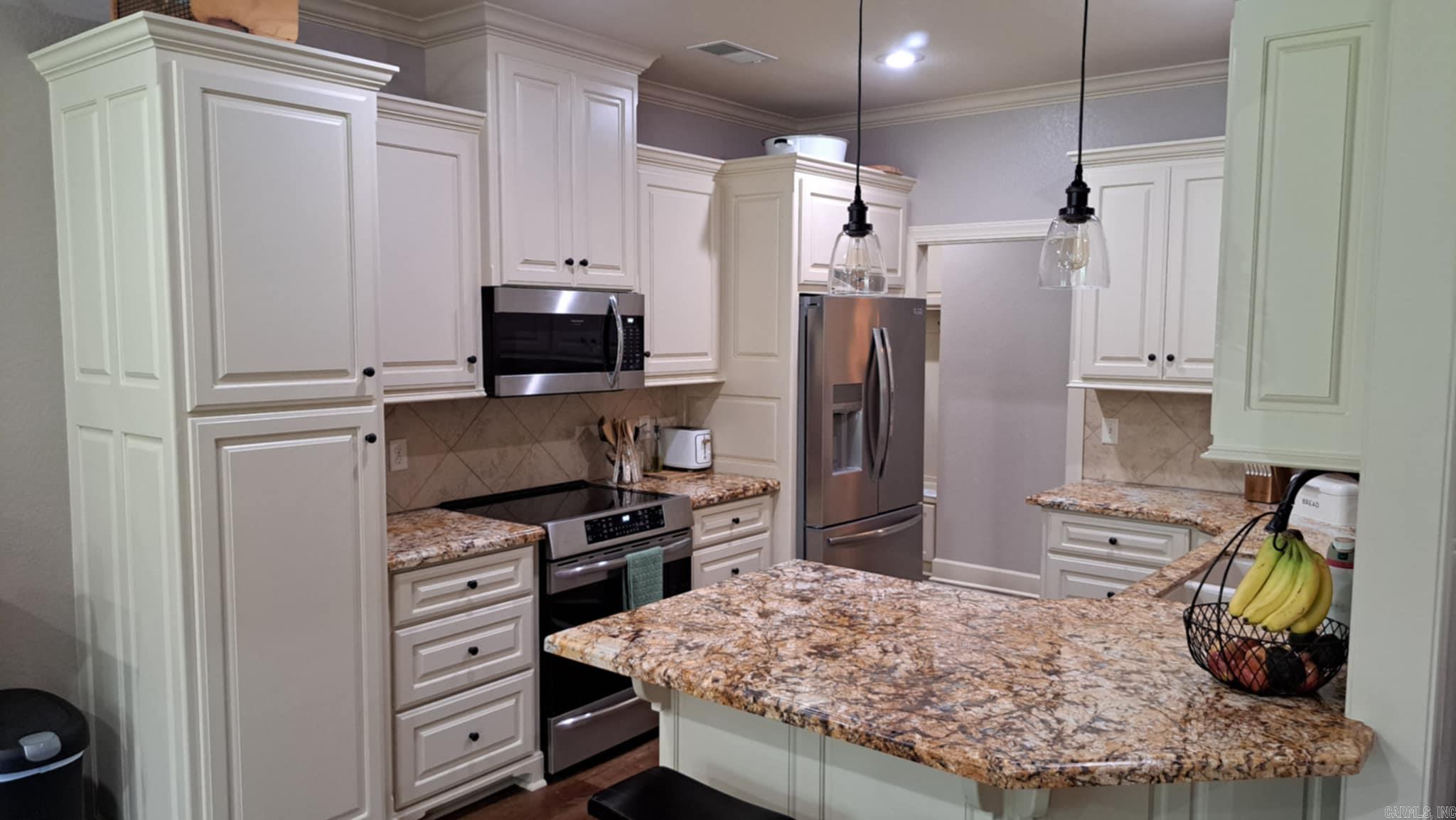 HUNTINGTON ESTATES - Residential