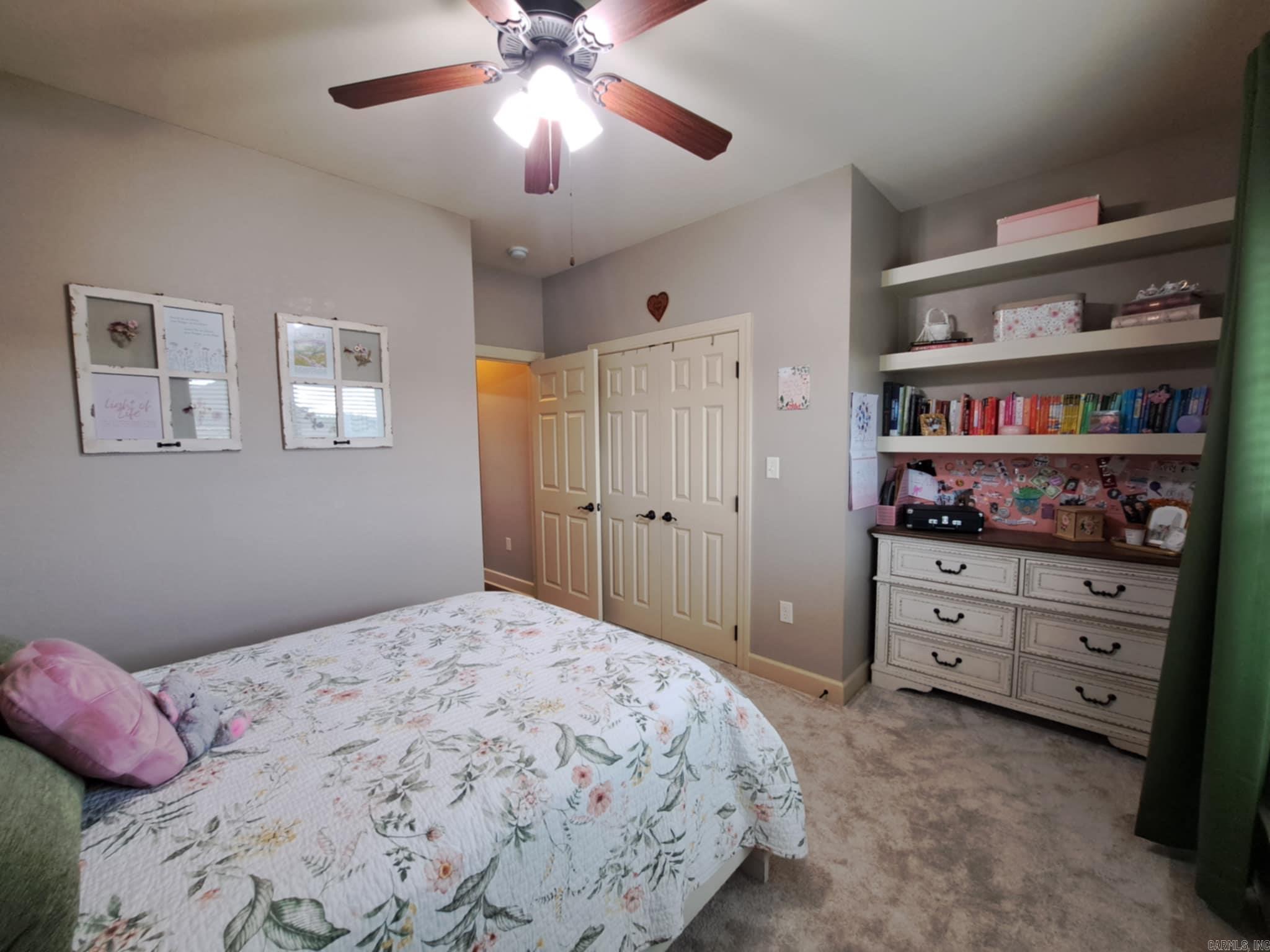 HUNTINGTON ESTATES - Residential