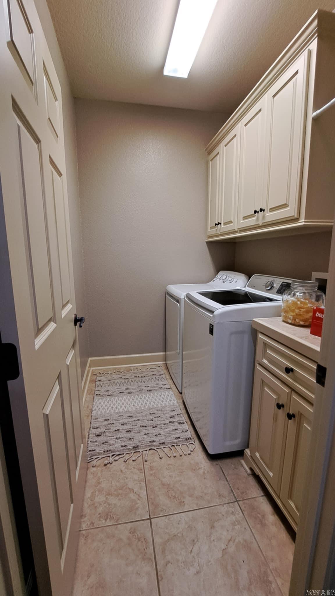 HUNTINGTON ESTATES - Residential