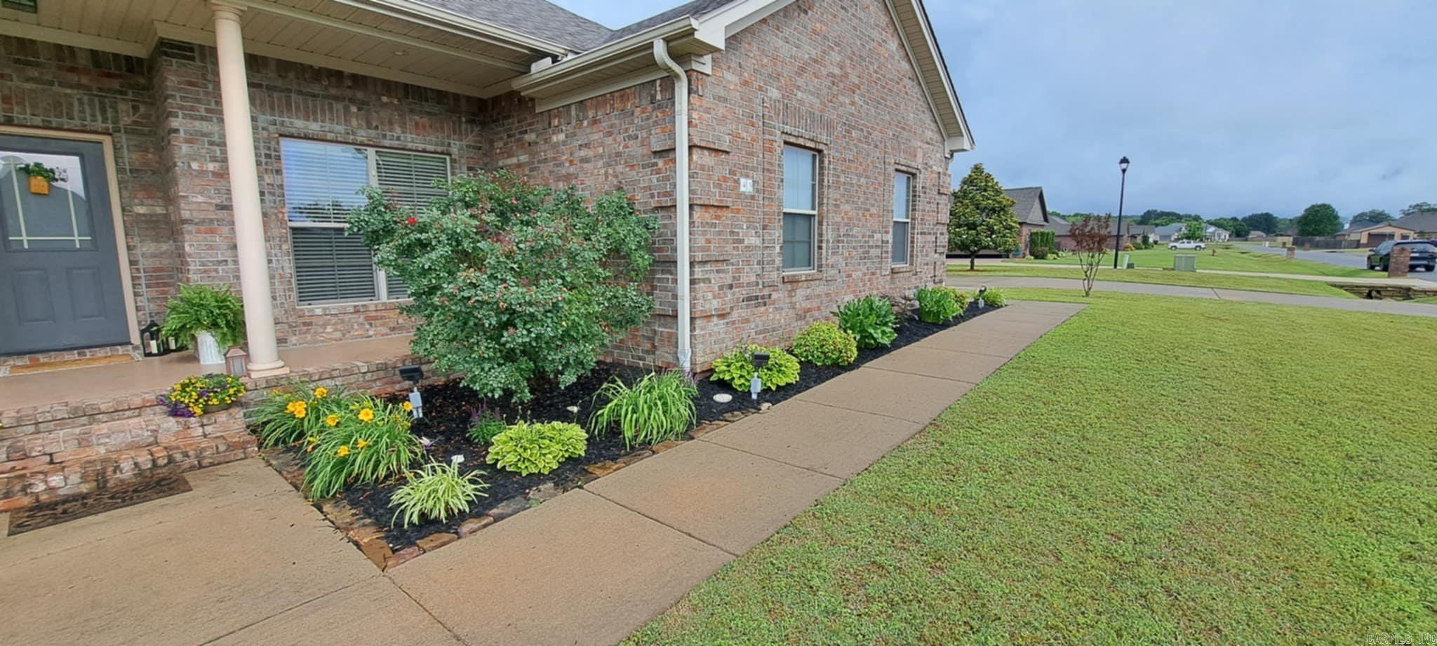 HUNTINGTON ESTATES - Residential