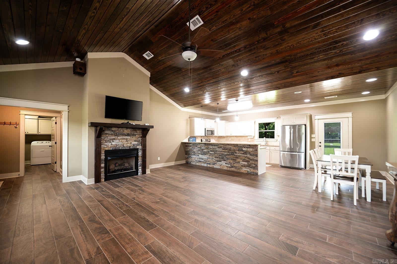 SANDY CREEK ADDITION - Residential