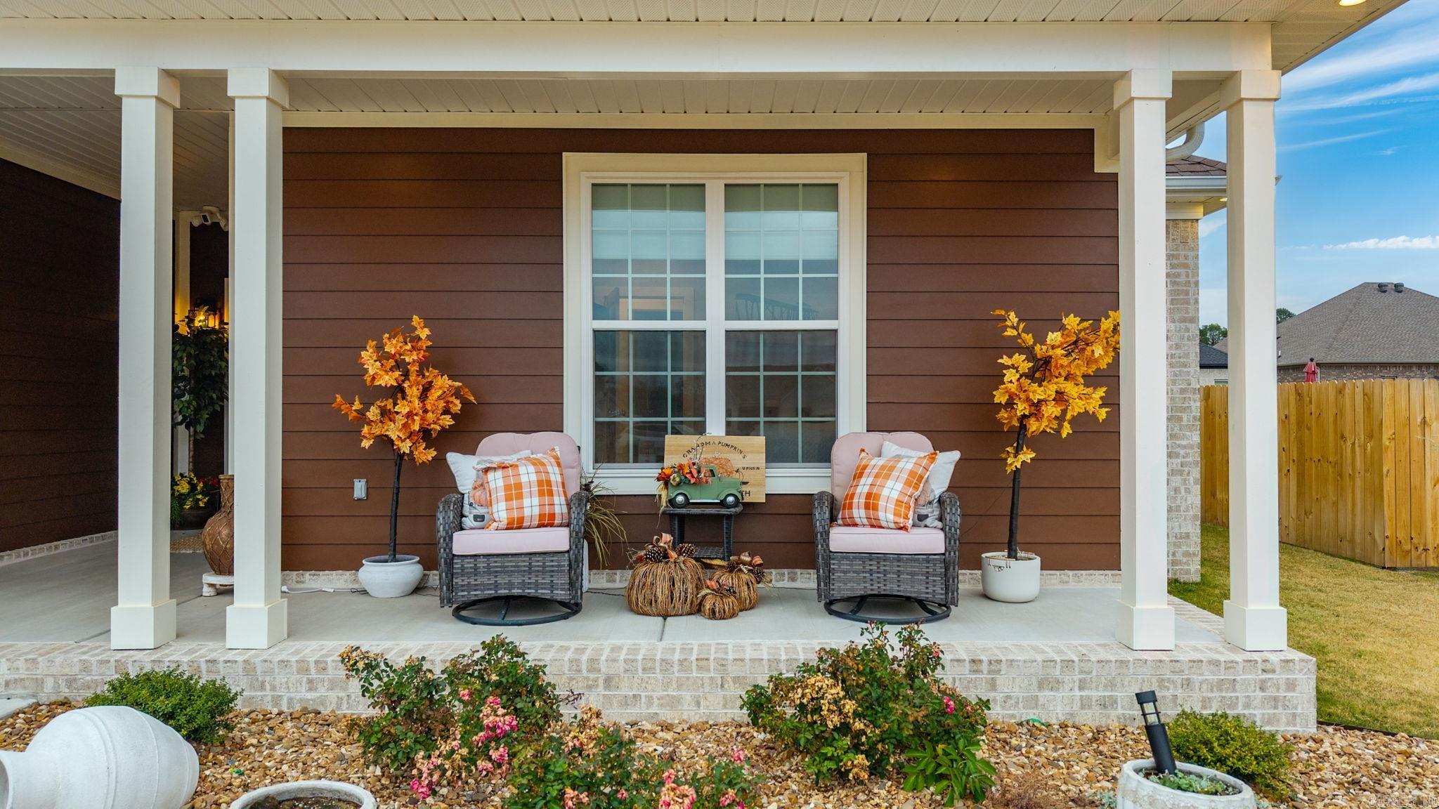 EAST MEADOW - Residential