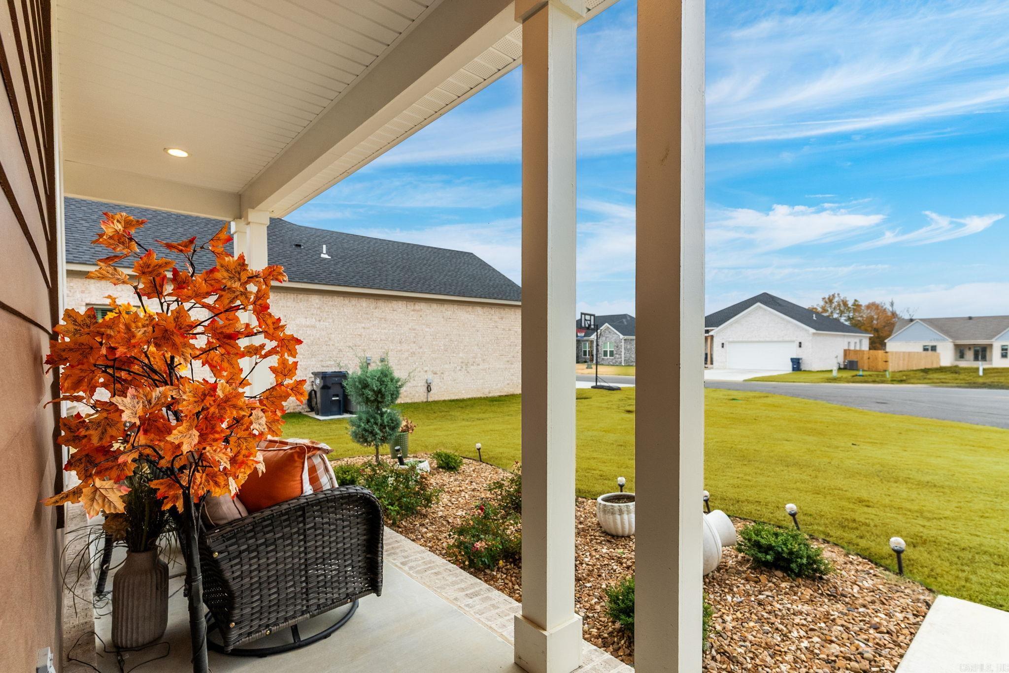 EAST MEADOW - Residential