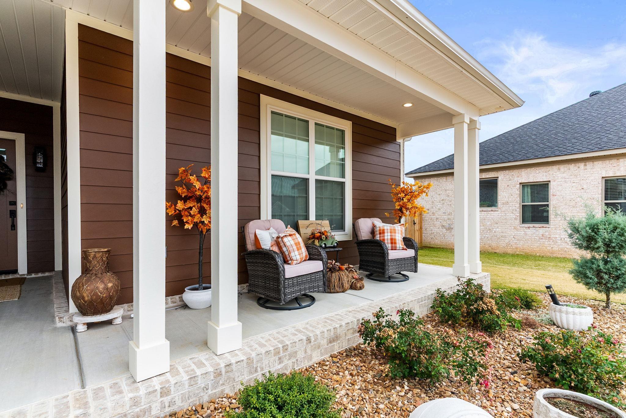 EAST MEADOW - Residential