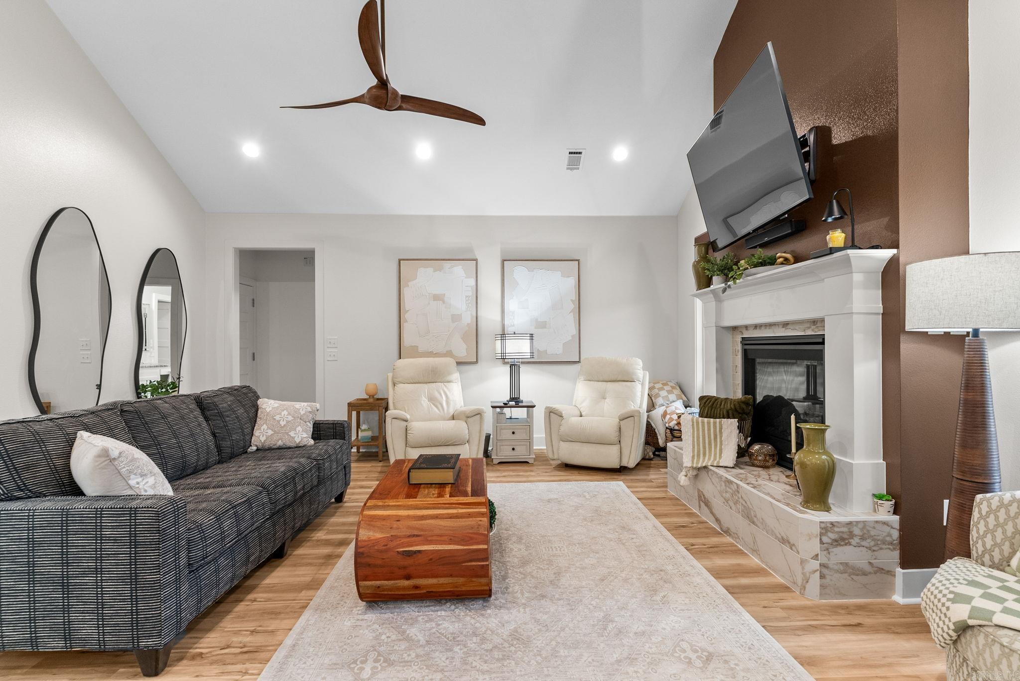 EAST MEADOW - Residential