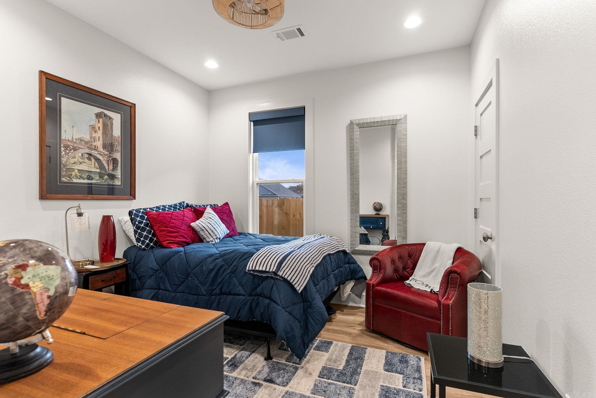 EAST MEADOW - Residential