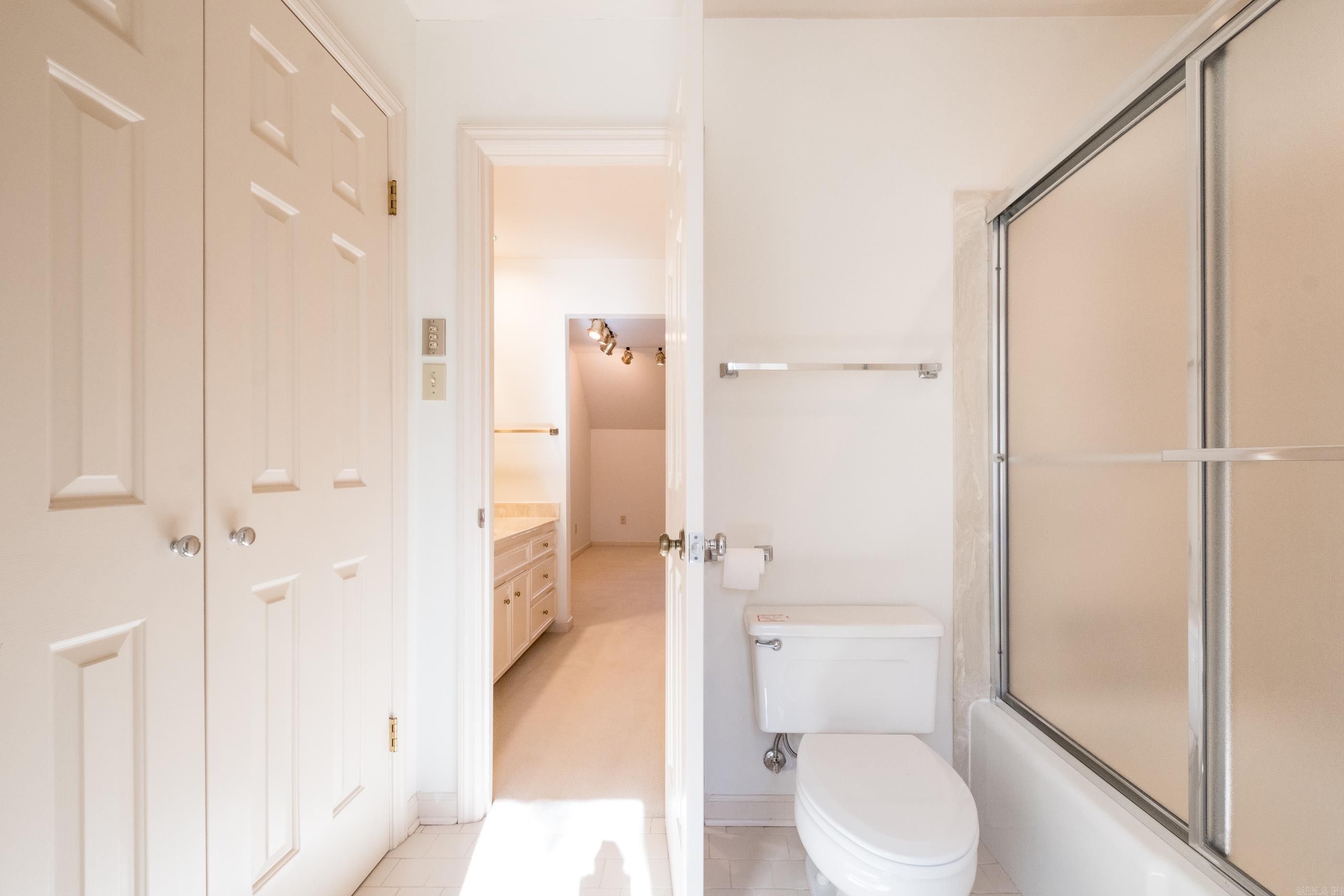 WINDSOR CT TOWNHOMES HPR - Residential