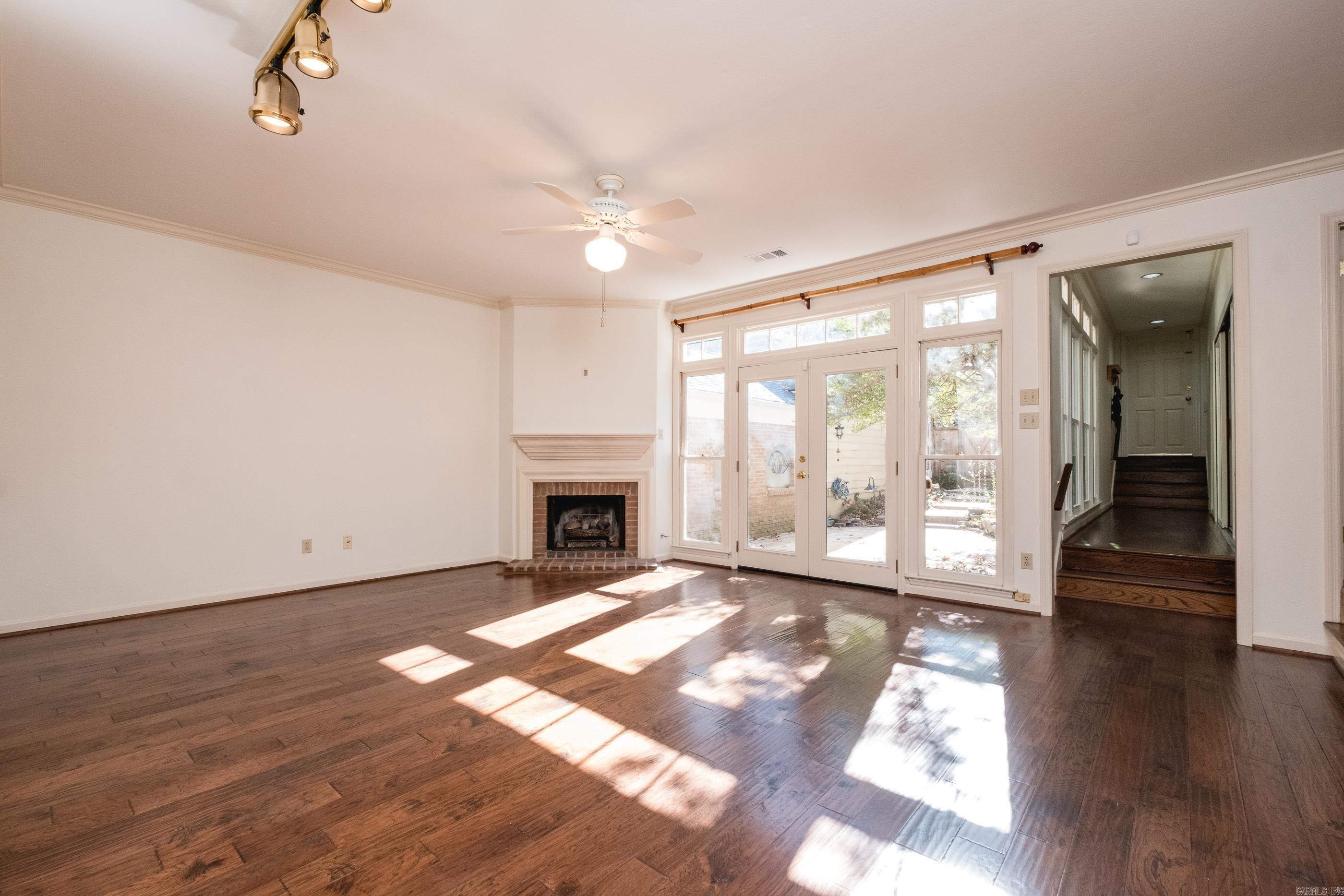 WINDSOR CT TOWNHOMES HPR - Residential