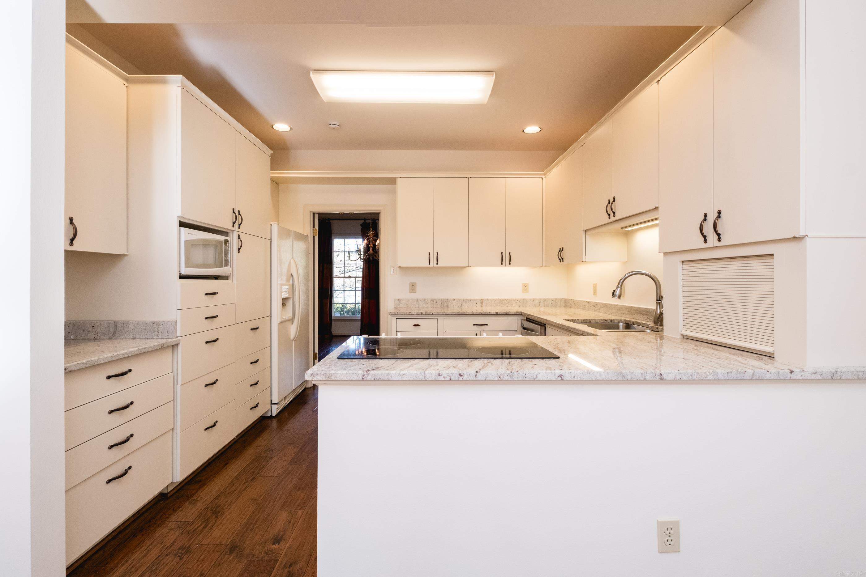 WINDSOR CT TOWNHOMES HPR - Residential