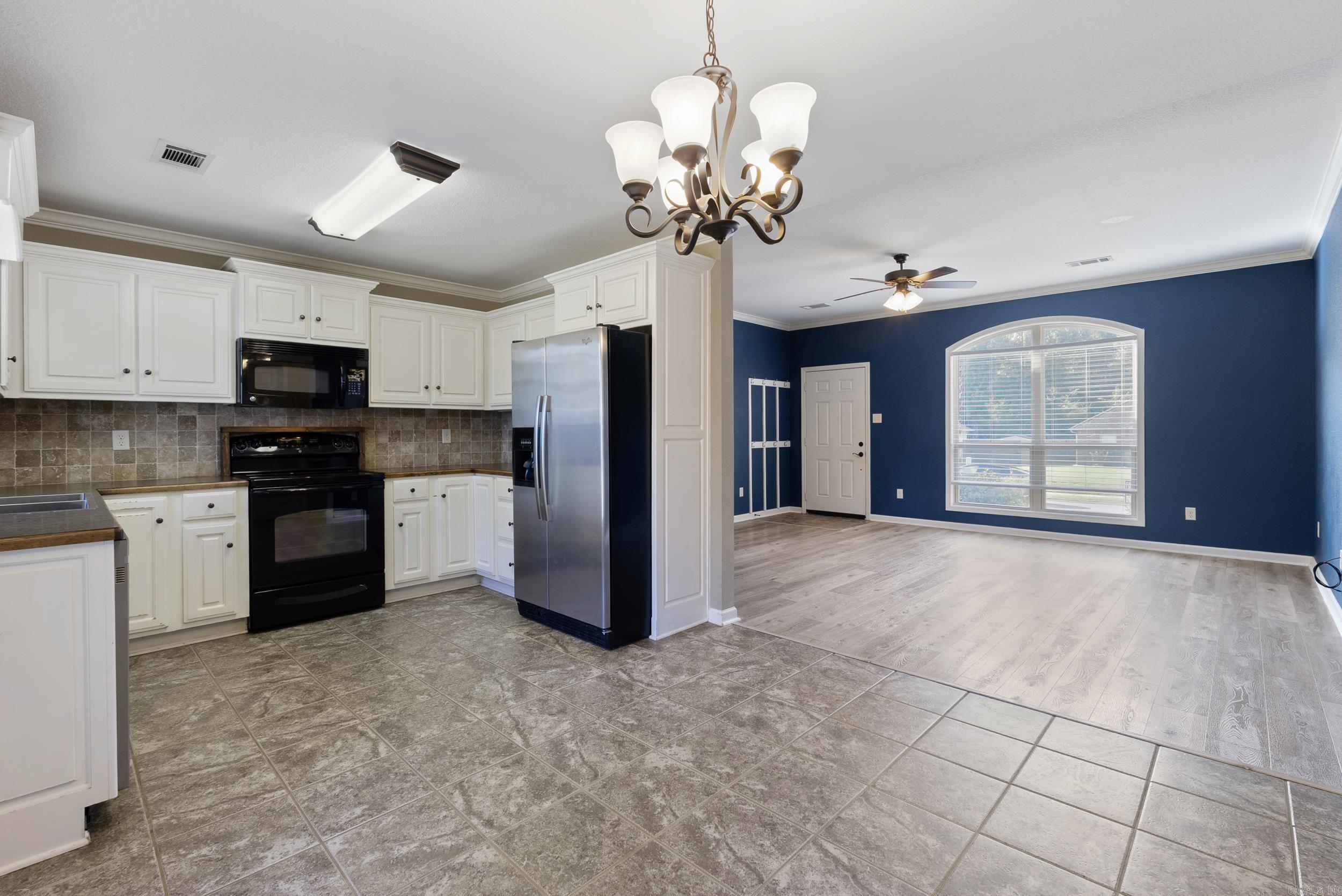 CROSS CREEK - Residential