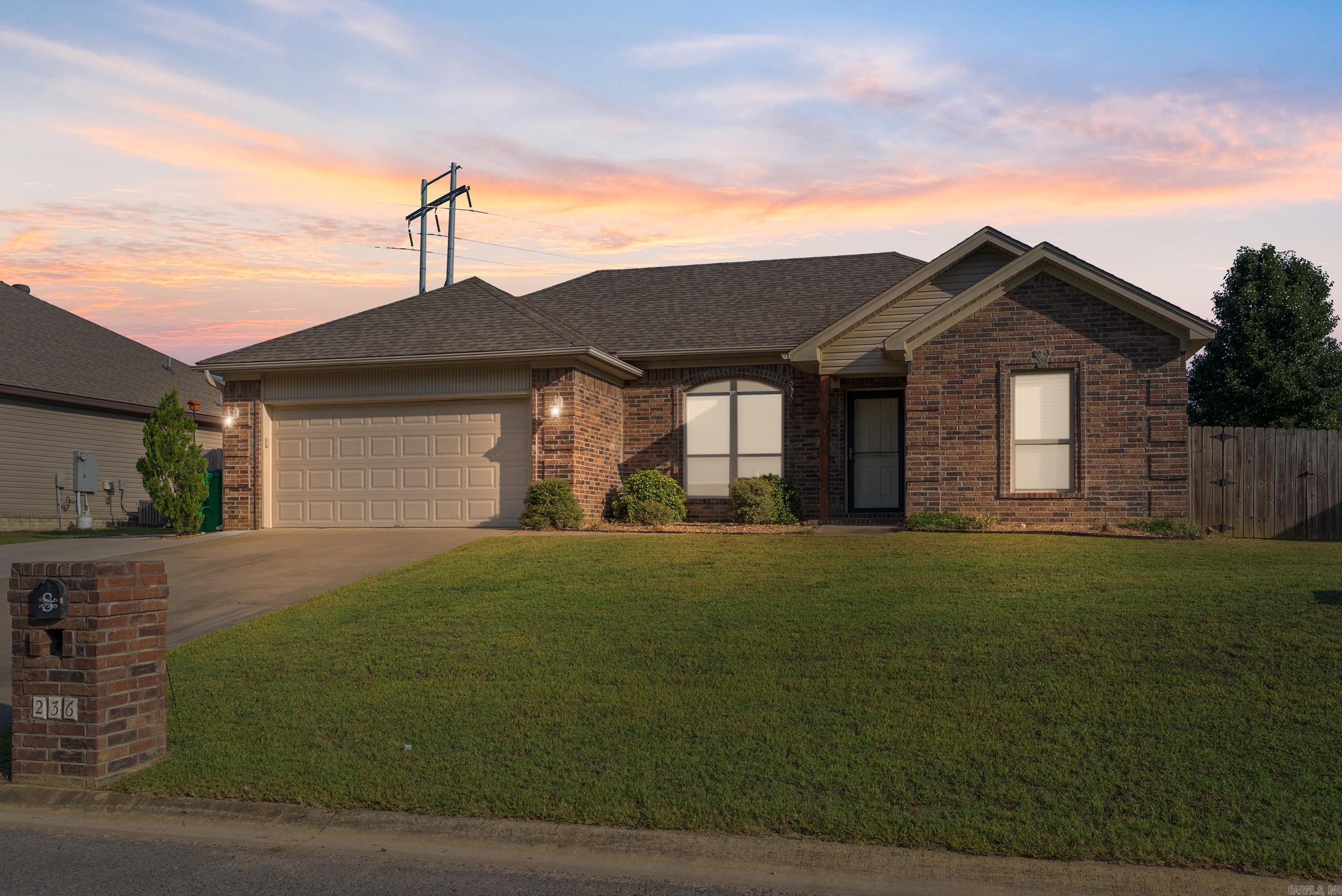 CROSS CREEK - Residential