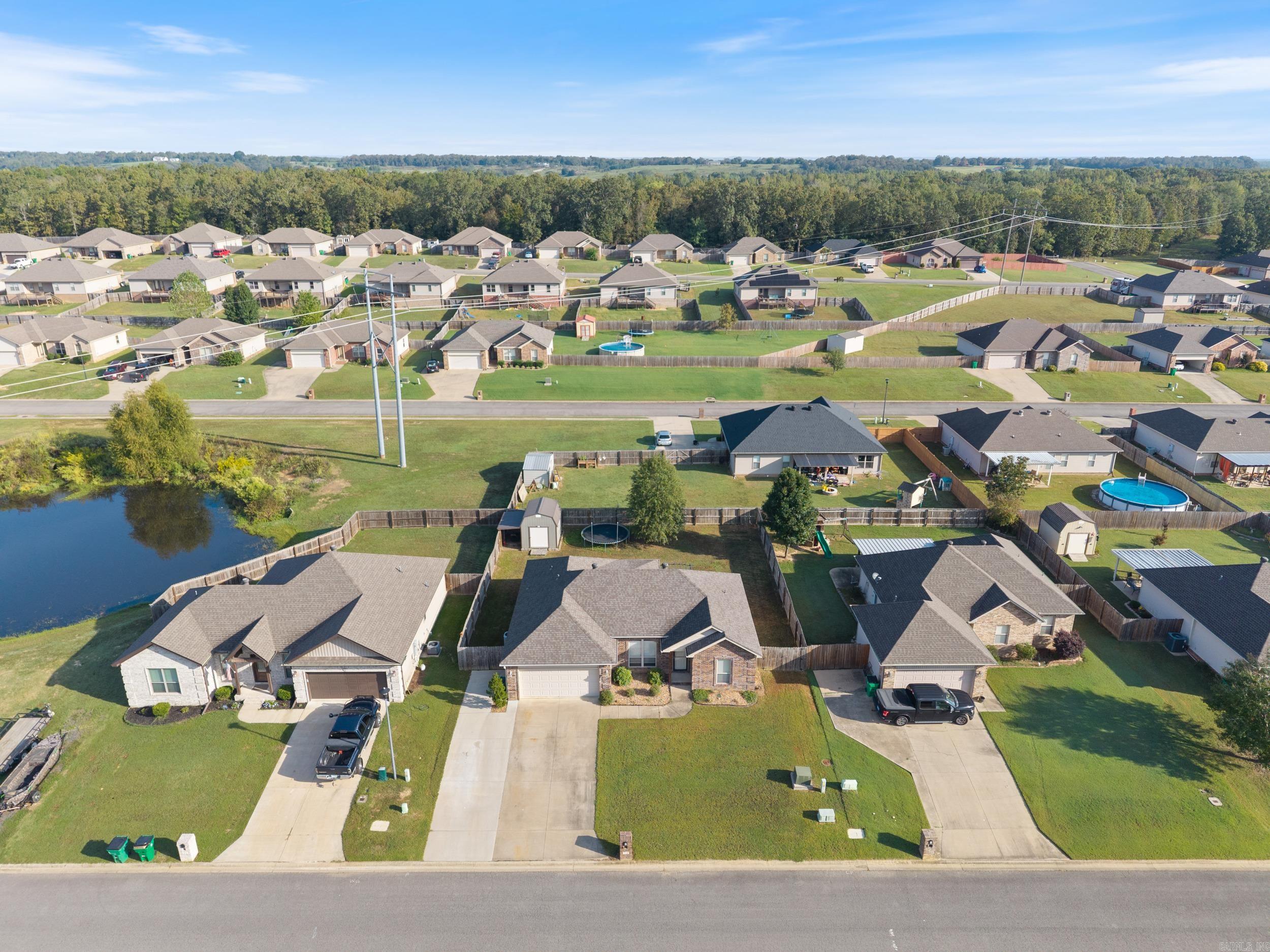 CROSS CREEK - Residential