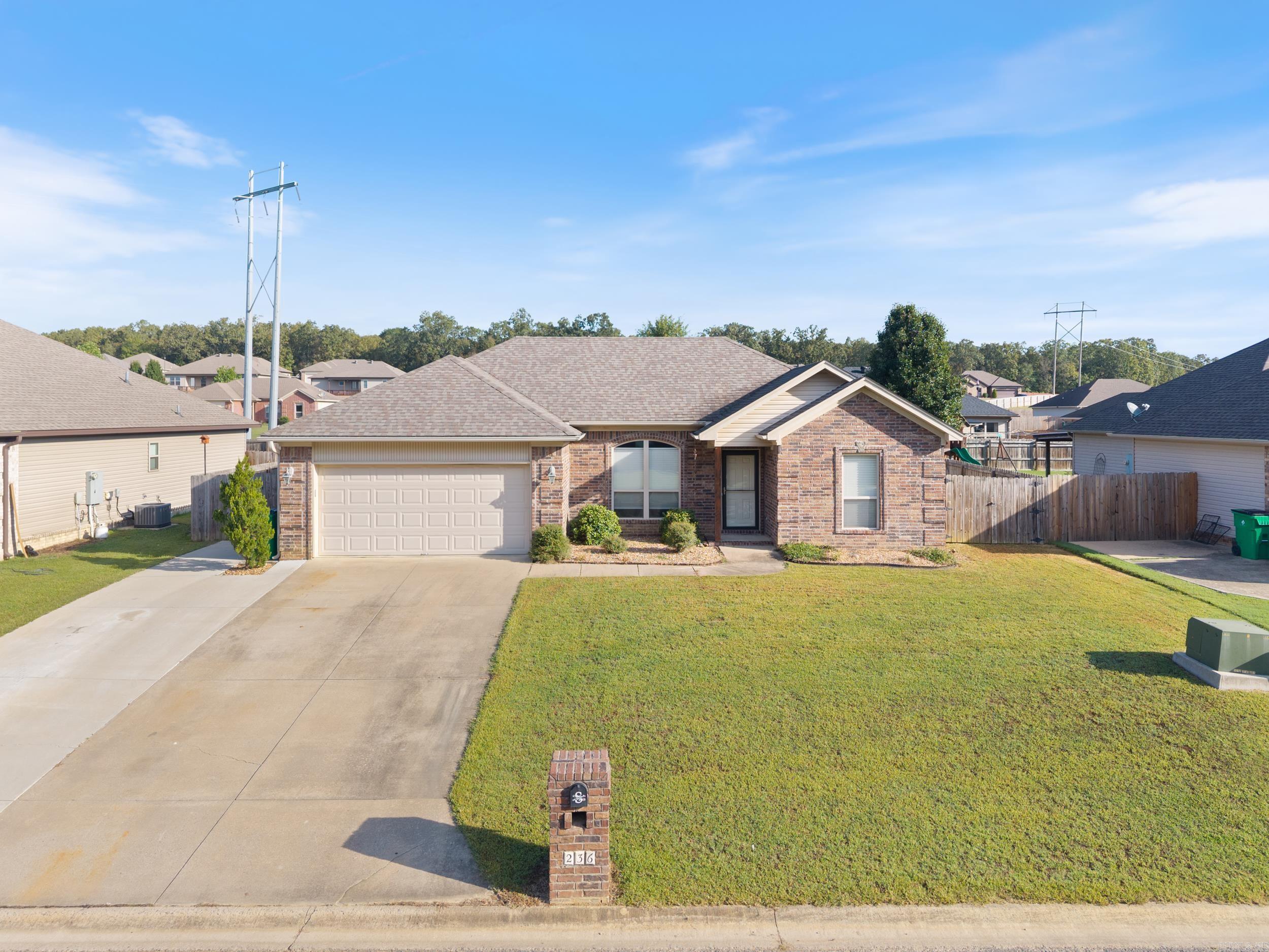 CROSS CREEK - Residential