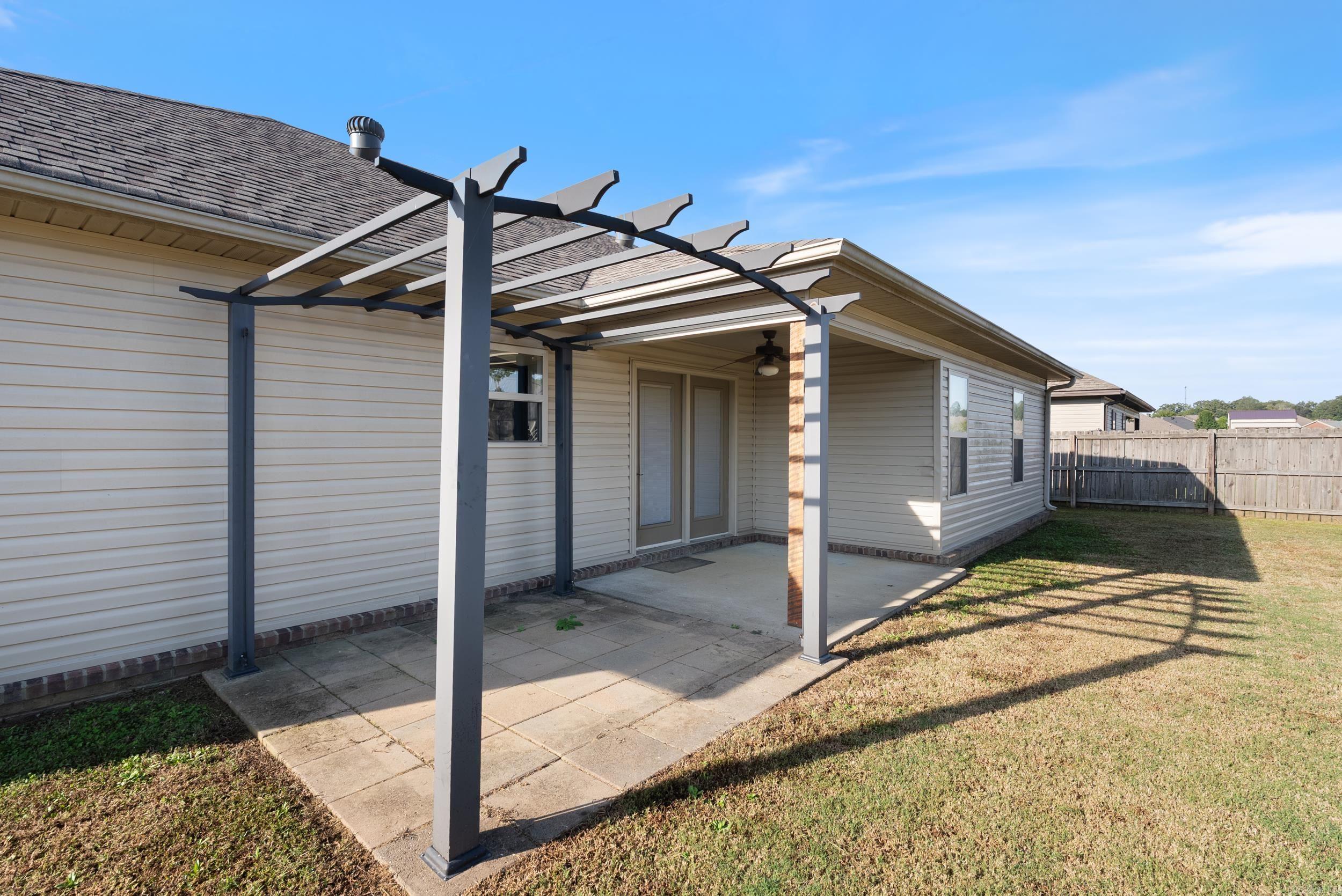 CROSS CREEK - Residential