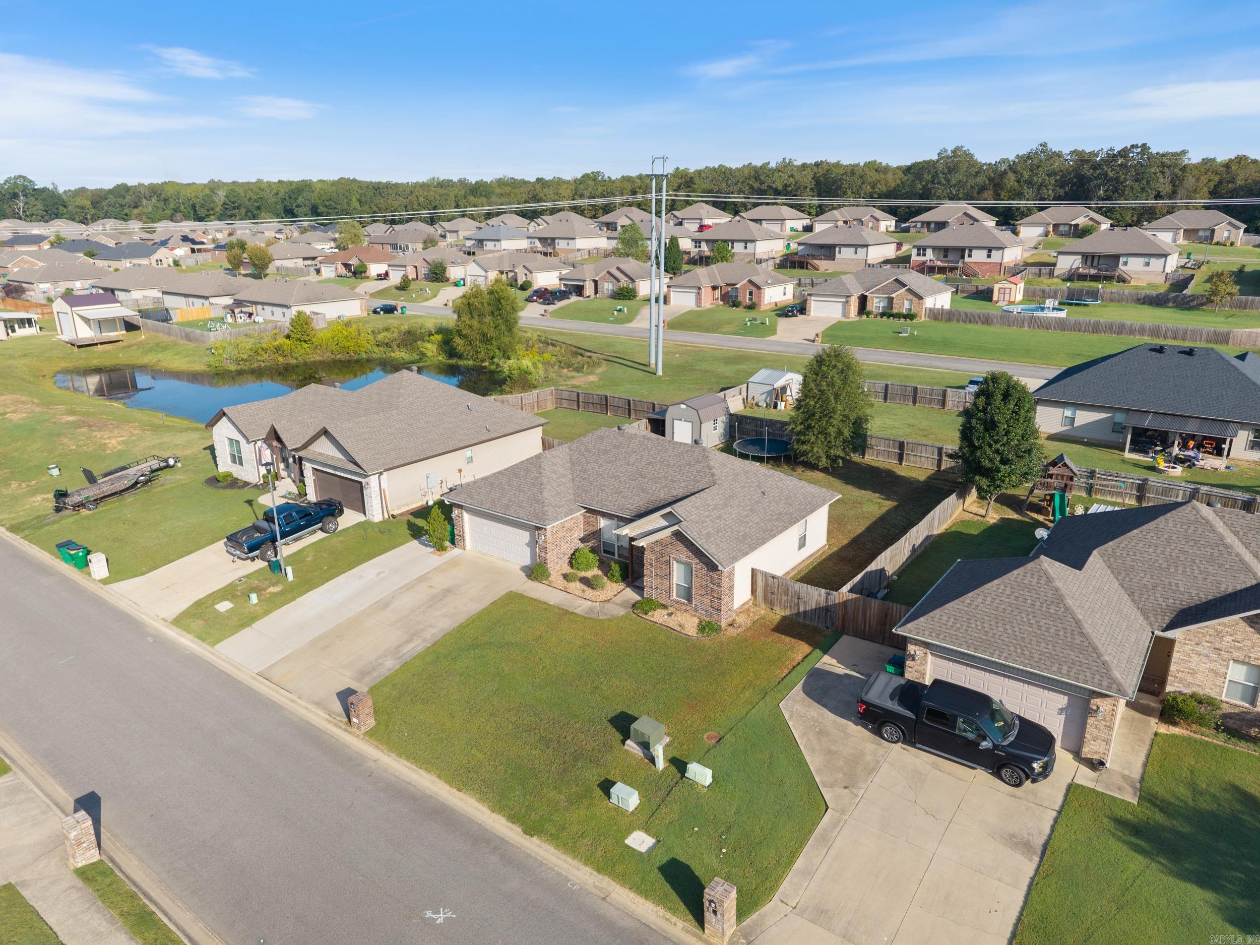CROSS CREEK - Residential