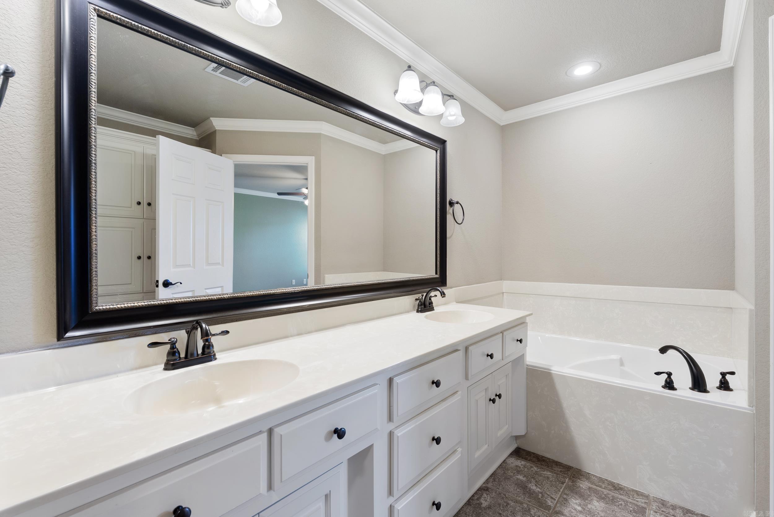 CROSS CREEK - Residential
