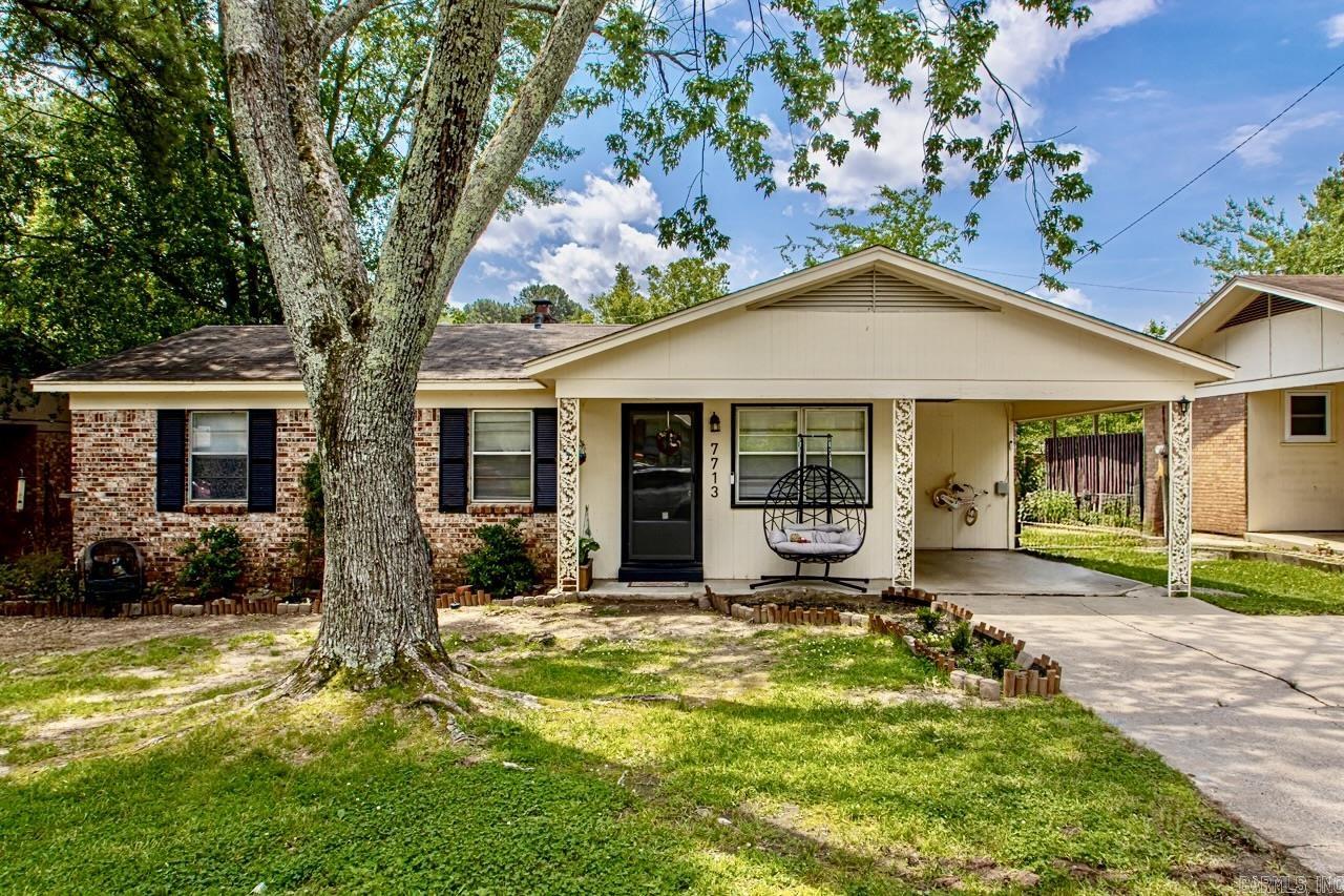 Recently remodeled 3 bedroom, 1.5 bath ranch-style home near Boyle Park. Close to dining, entertainment and shopping with easy access to I-630. ** Home features hardwood floors, updated bathrooms and a kitchen with stainless steel appliances, gas stove and granite countertops. Refrigerator stays ** Great breakfast bar to get the family started in the morning. ** This house is kid-friendly with adorable artwork in one of the bedrooms. ** There is a screened-in back patio for fun in the summer.