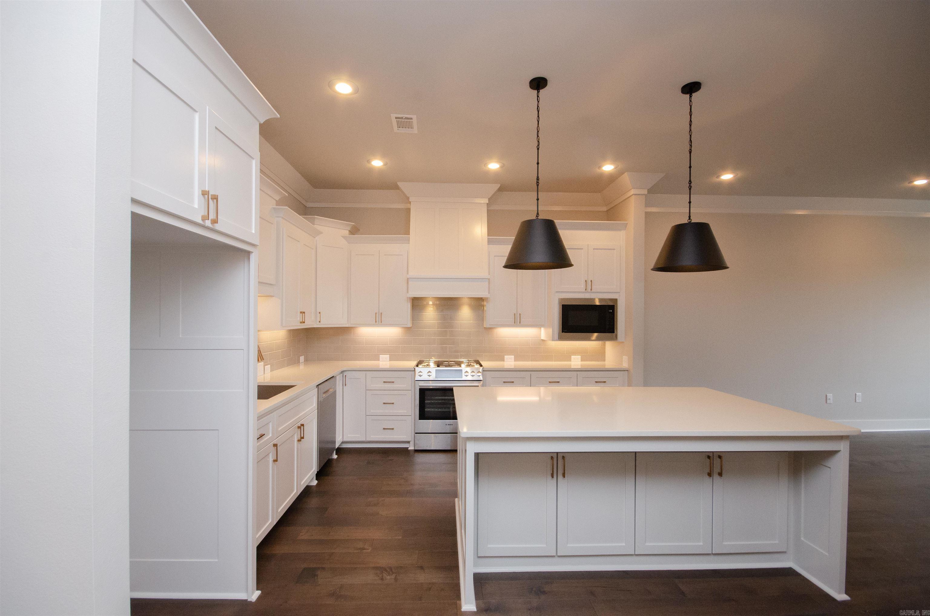 VILLAGE @ HENDRIX - Residential