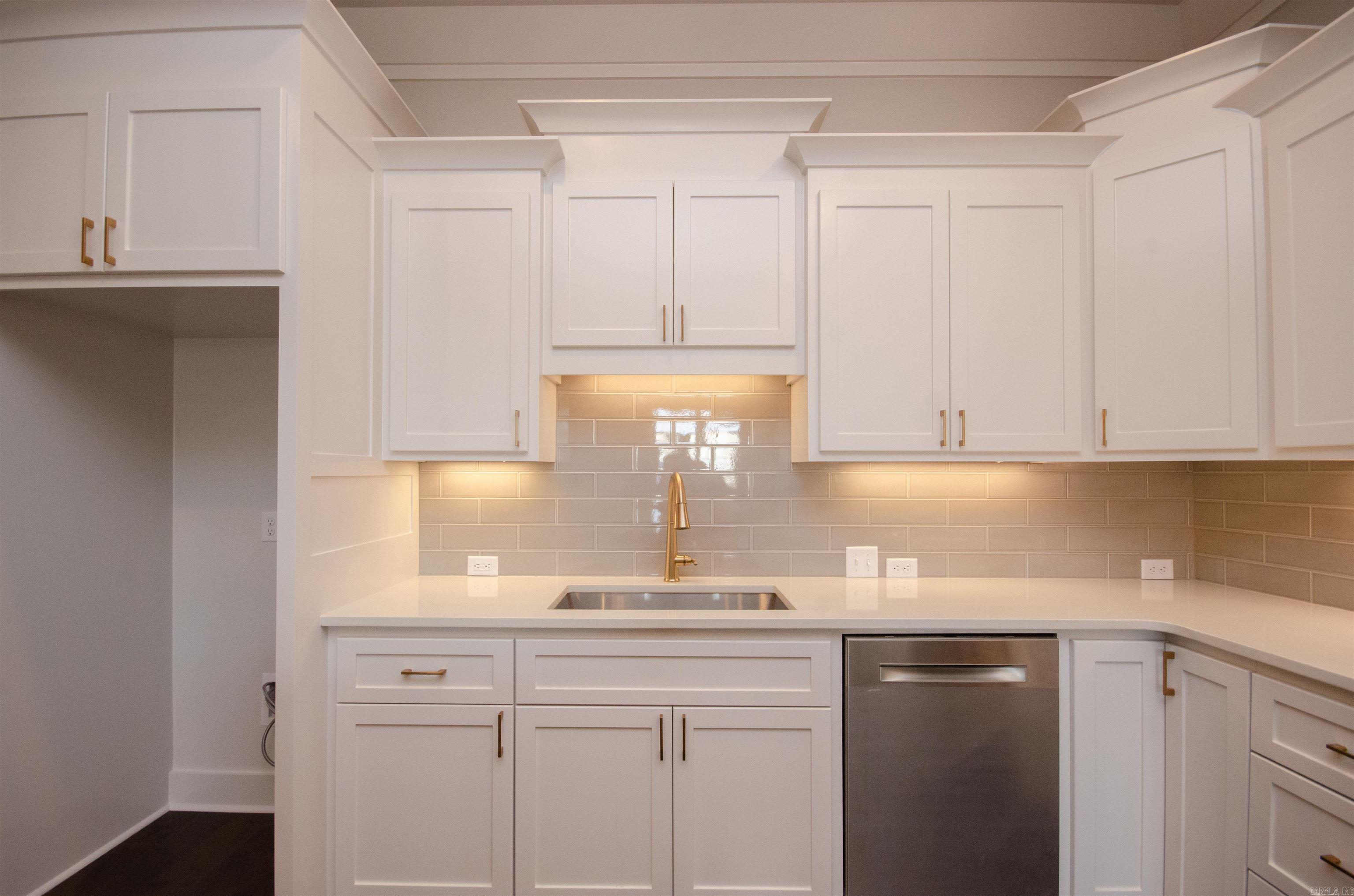 VILLAGE @ HENDRIX - Residential