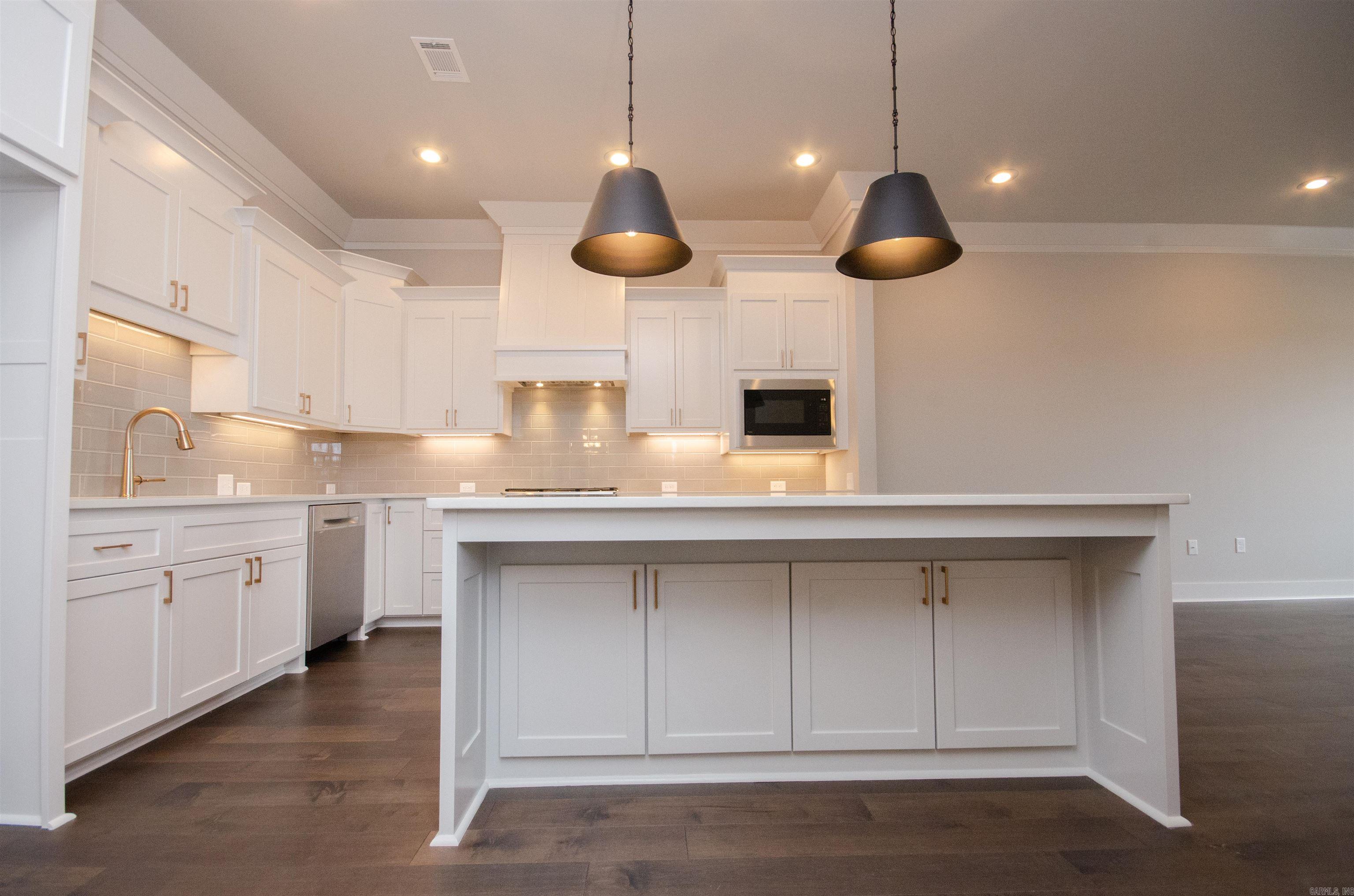 VILLAGE @ HENDRIX - Residential