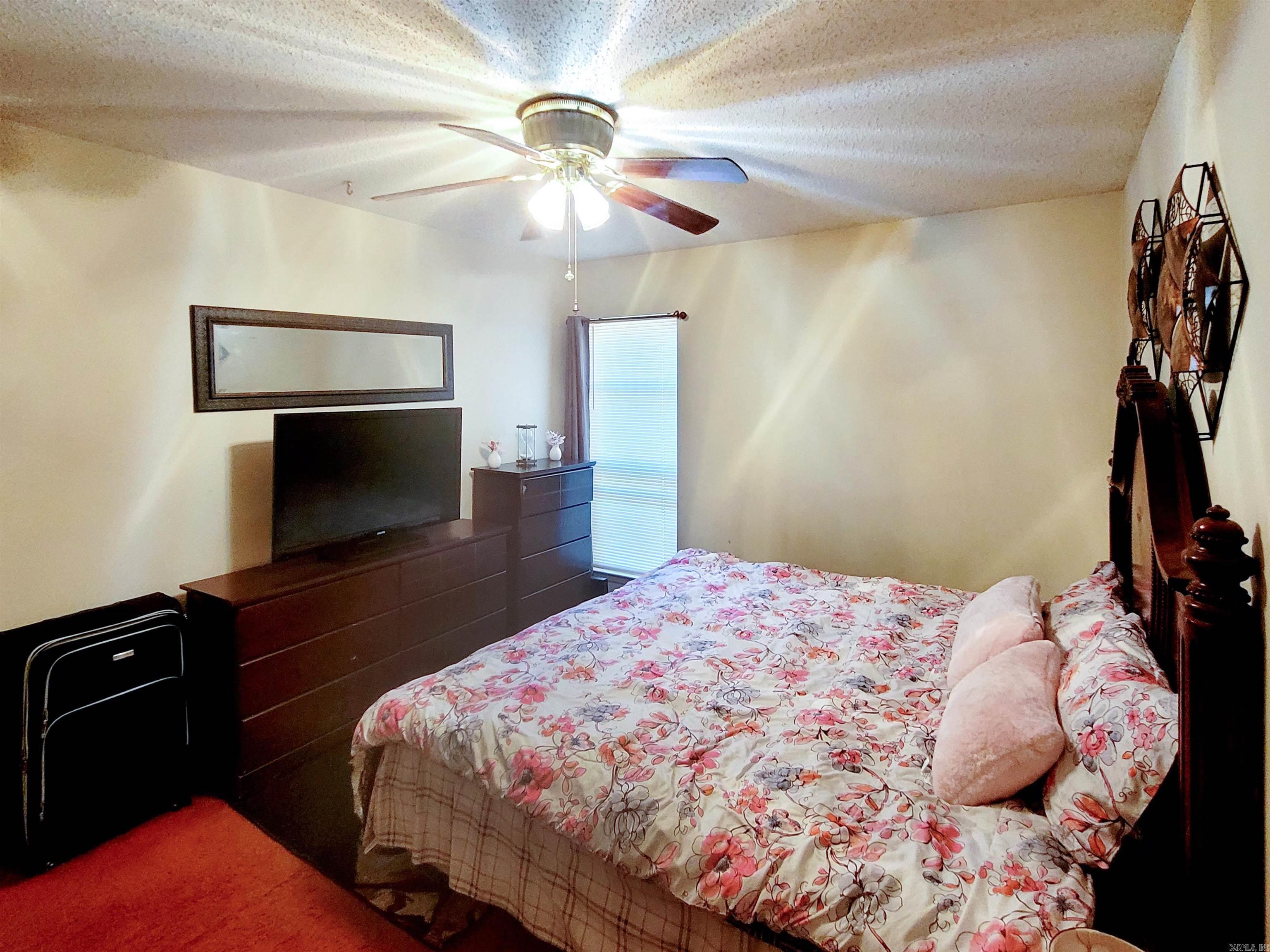 SOUTH BRIARFIELD - Residential