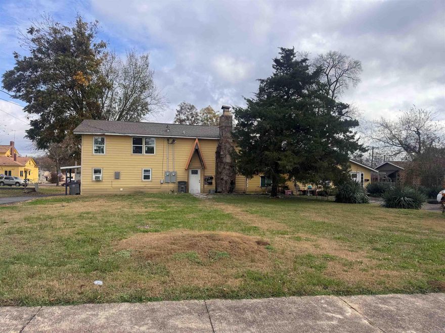 This is a 4 plex ready to sell, currently 2 occupied, the 2 bedroom unit is down to the studs, and the 4th unit is being prepped to rent.